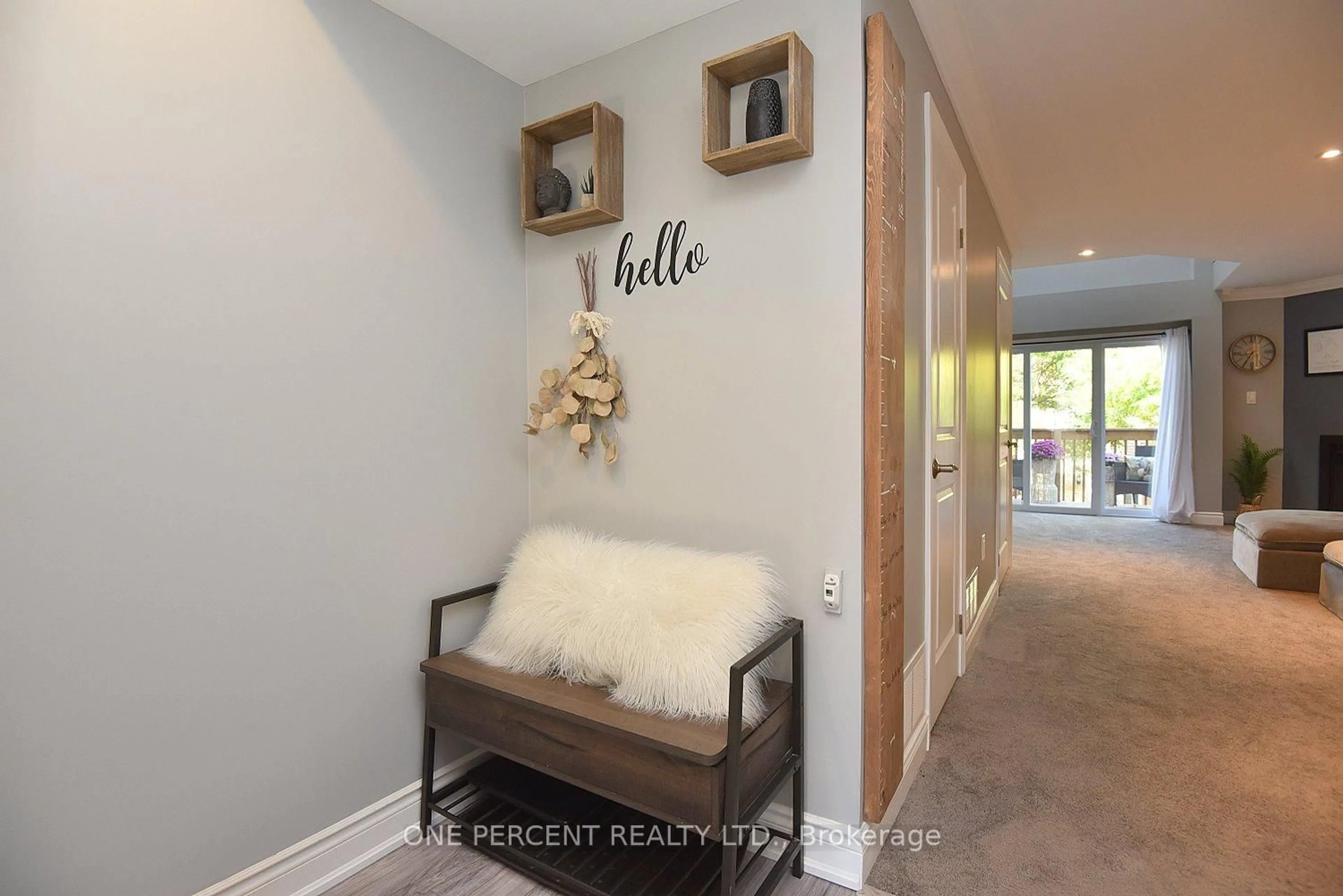 Indoor entryway for 2075 Walkers Line #203, Burlington Ontario L7M 4G7