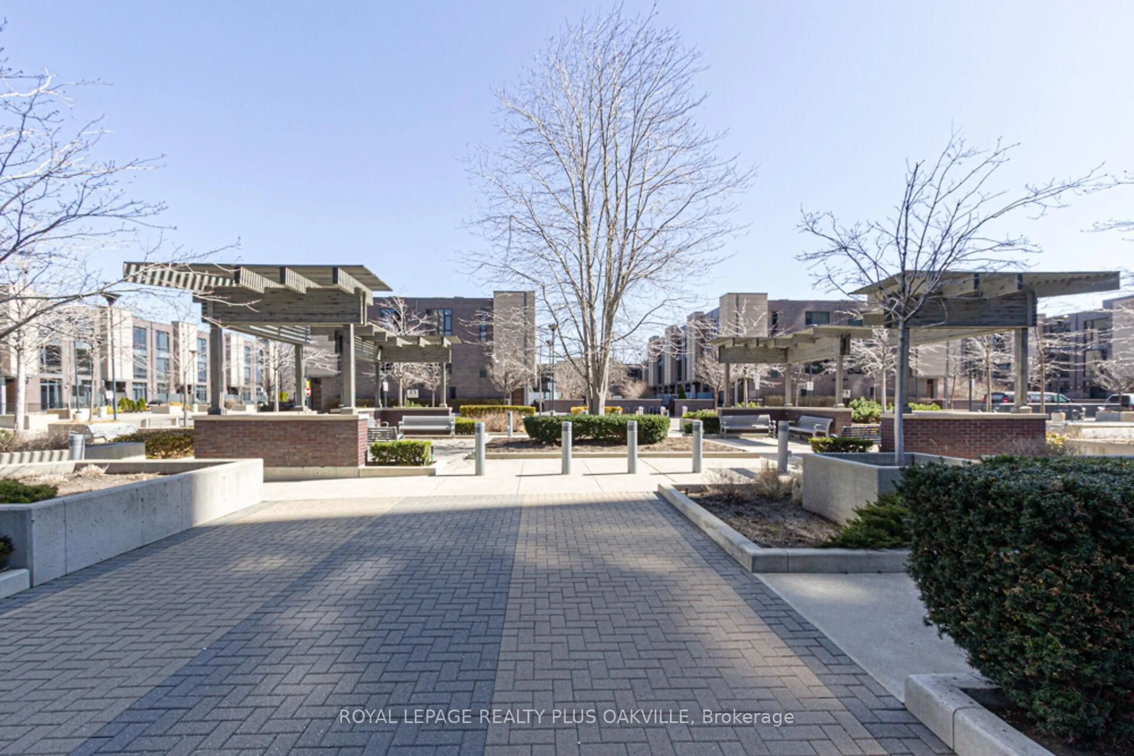Patio, street for 5 Valhalla Inn Rd #510, Toronto Ontario M9B 0B1
