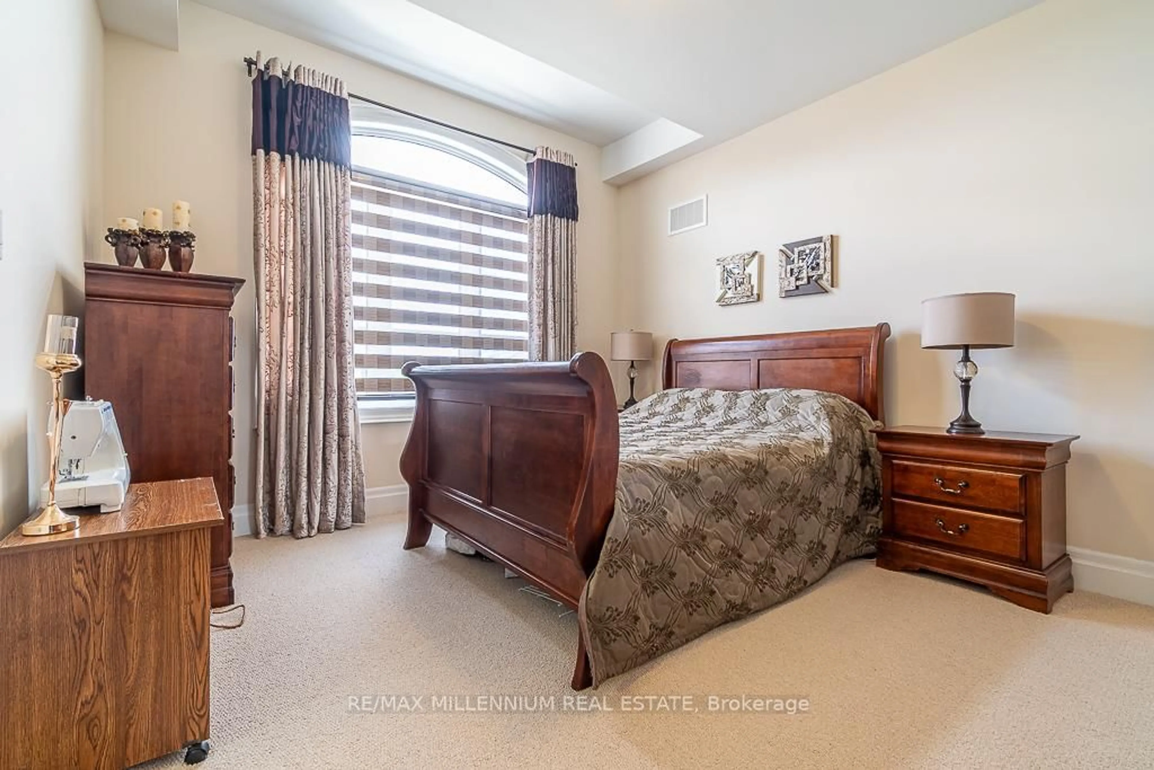 Bedroom with bed, unknown for 52 Gordon Randle Dr, Brampton Ontario L6P 4H8