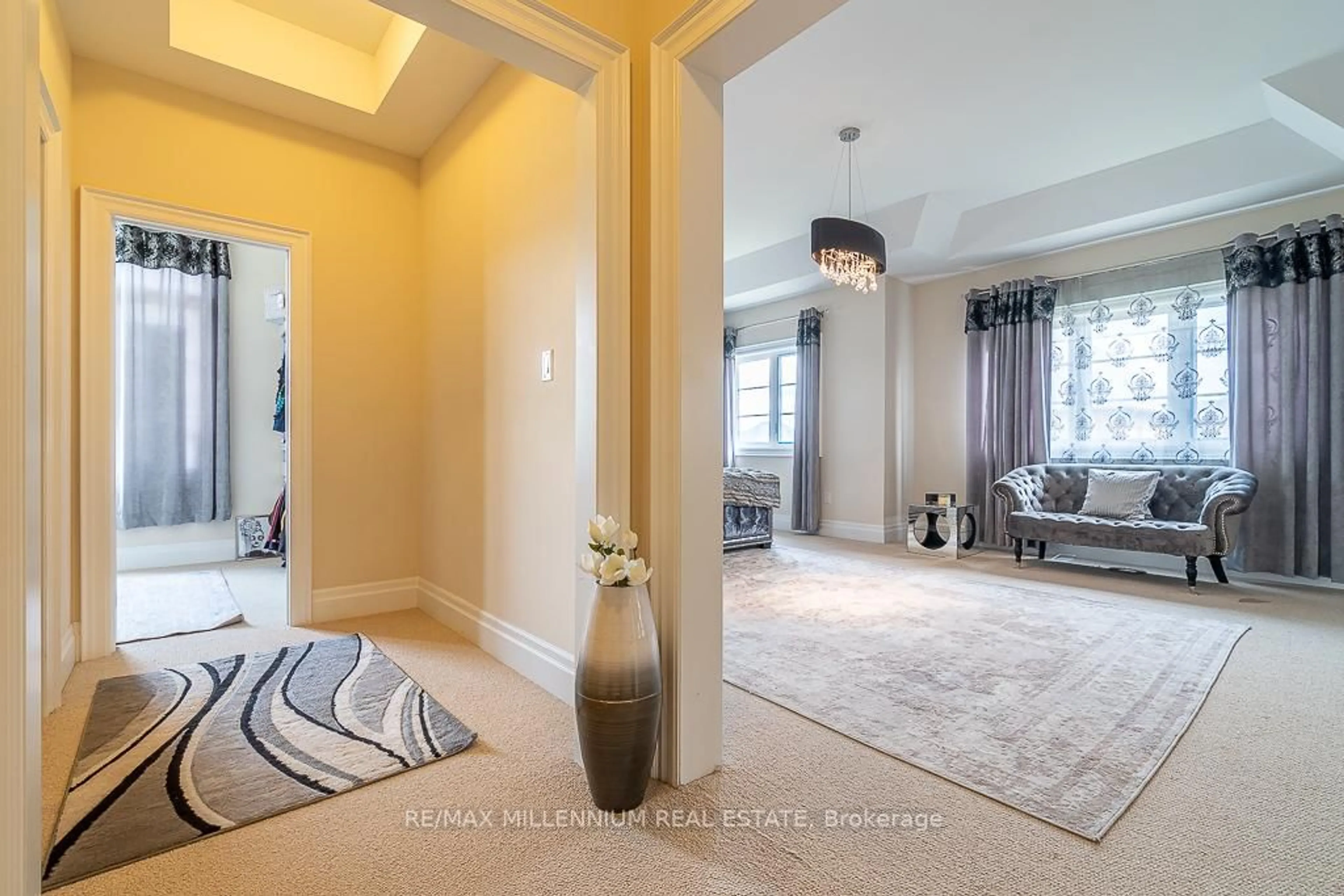 Indoor entryway for 52 Gordon Randle Dr, Brampton Ontario L6P 4H8