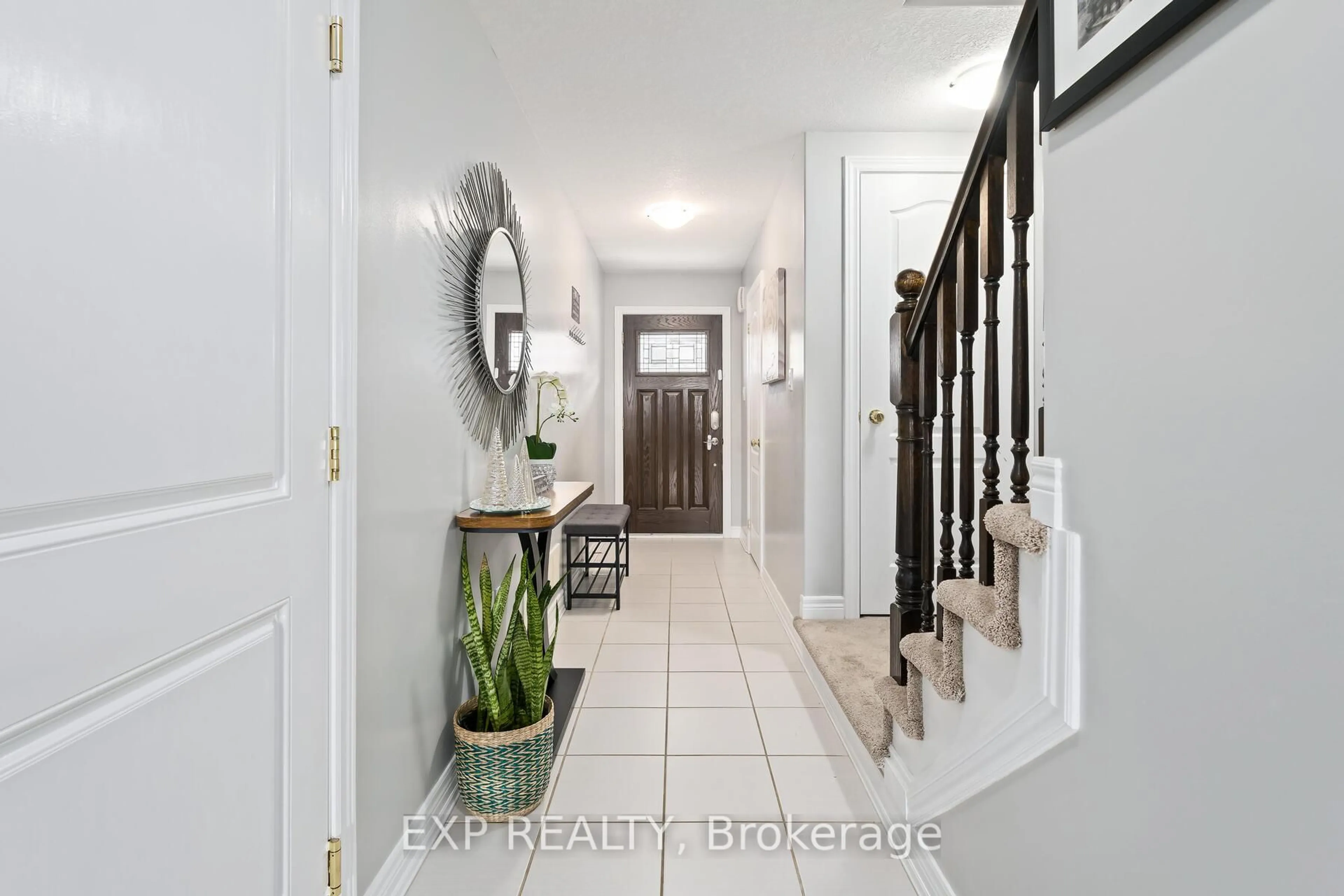 Indoor entryway for 124 Parkinson Cres #67, Orangeville Ontario L9W 6R7