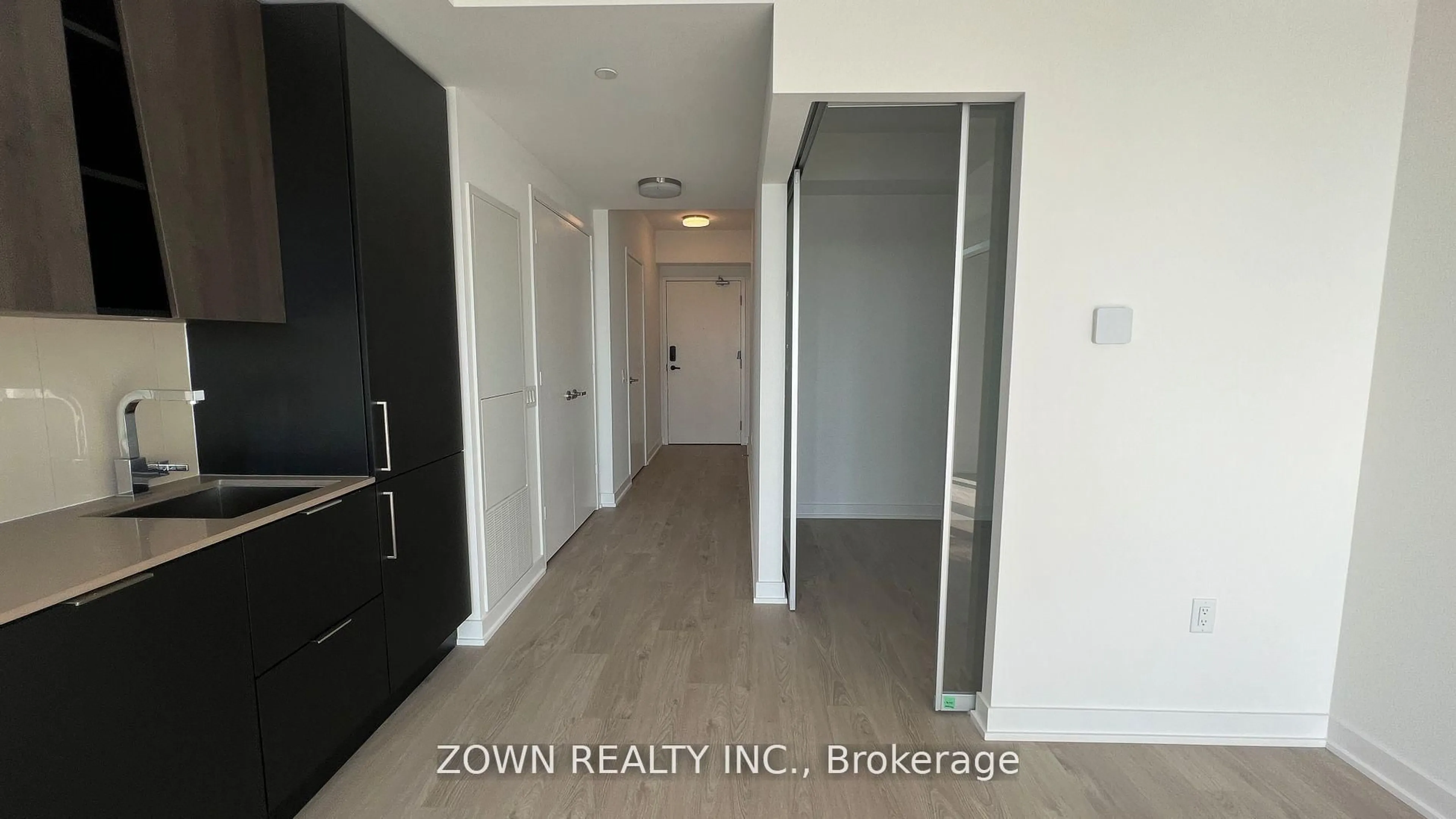 A pic of a room for 3900 Confederation Pkwy #1506, Mississauga Ontario L5B 0M3