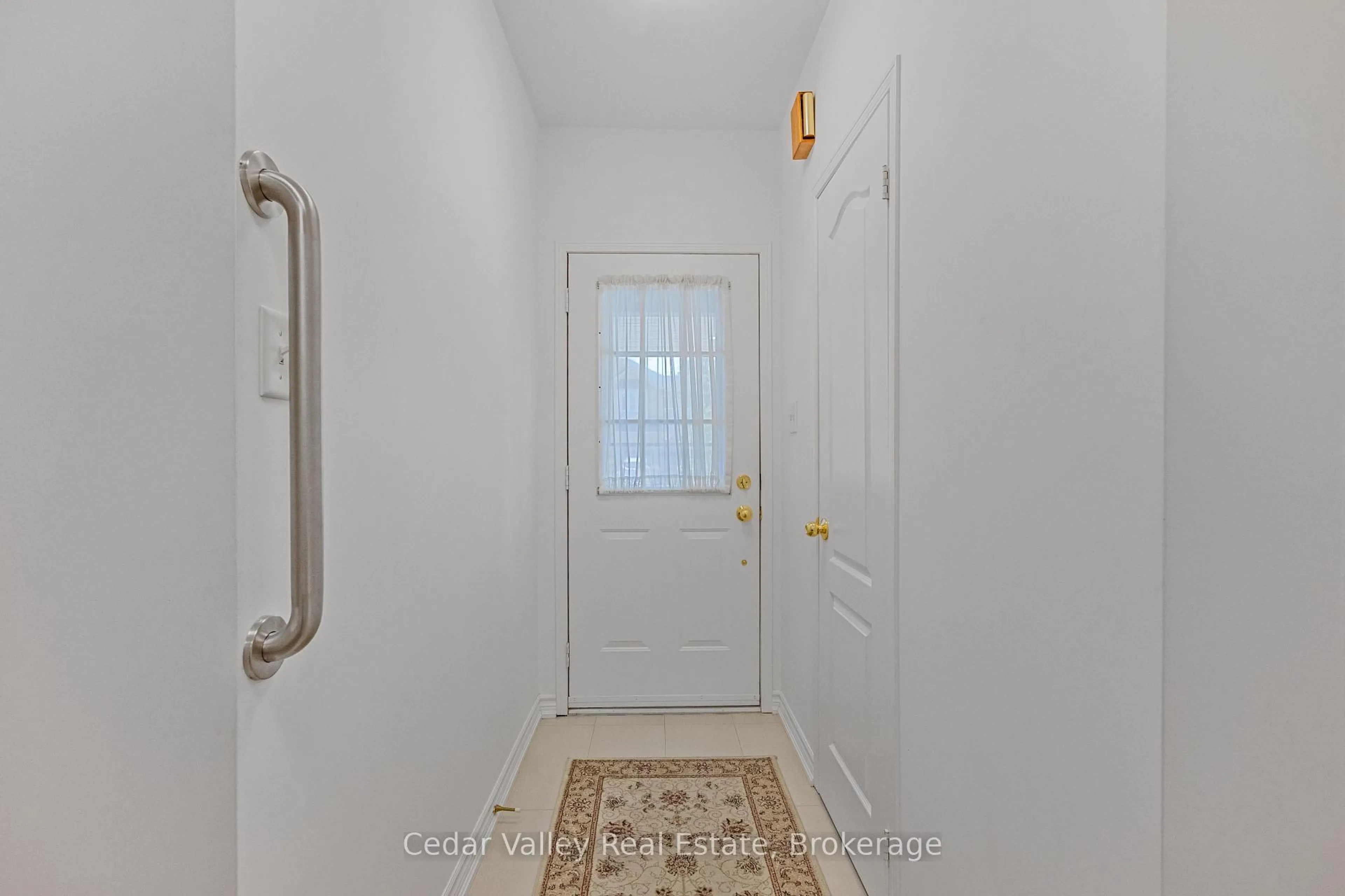 Indoor entryway for 3273 Carabella Way, Mississauga Ontario L5M 6T4