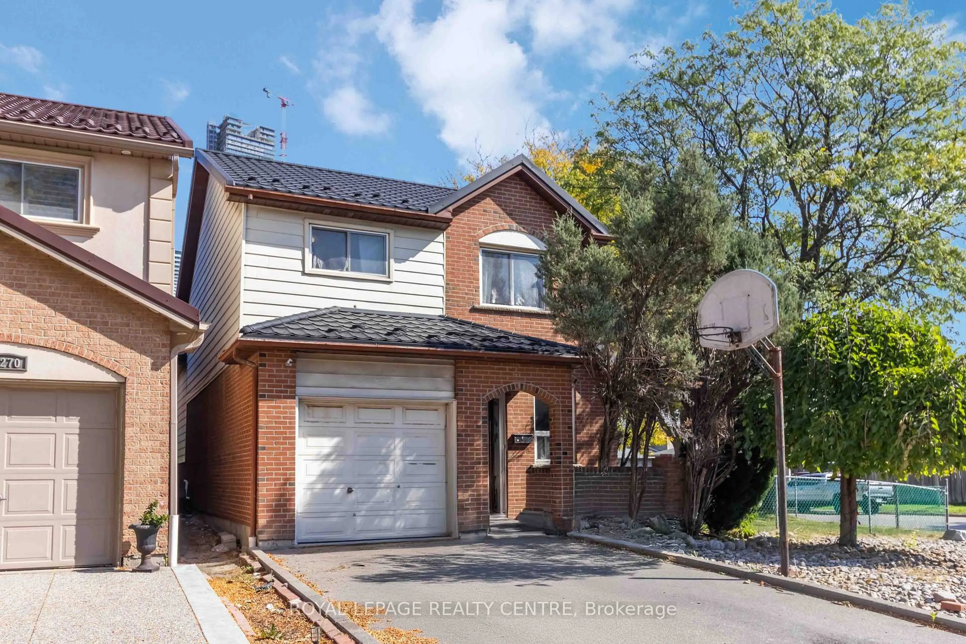 Home with brick exterior material, street for 4272 Tea Garden Circ, Mississauga Ontario L5B 2W8