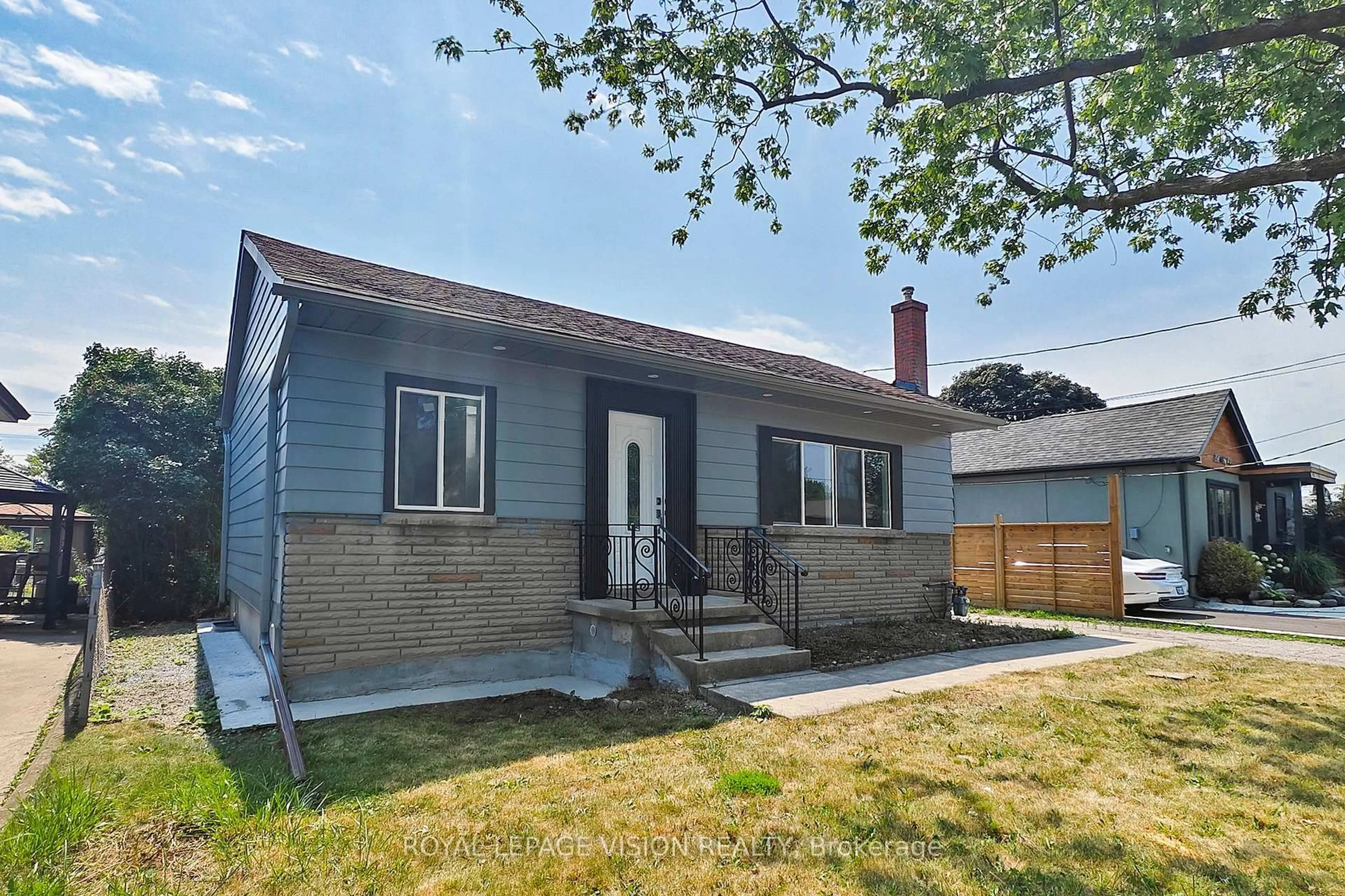 Unknown for 406 Marf Ave, Mississauga Ontario L5G 1T3