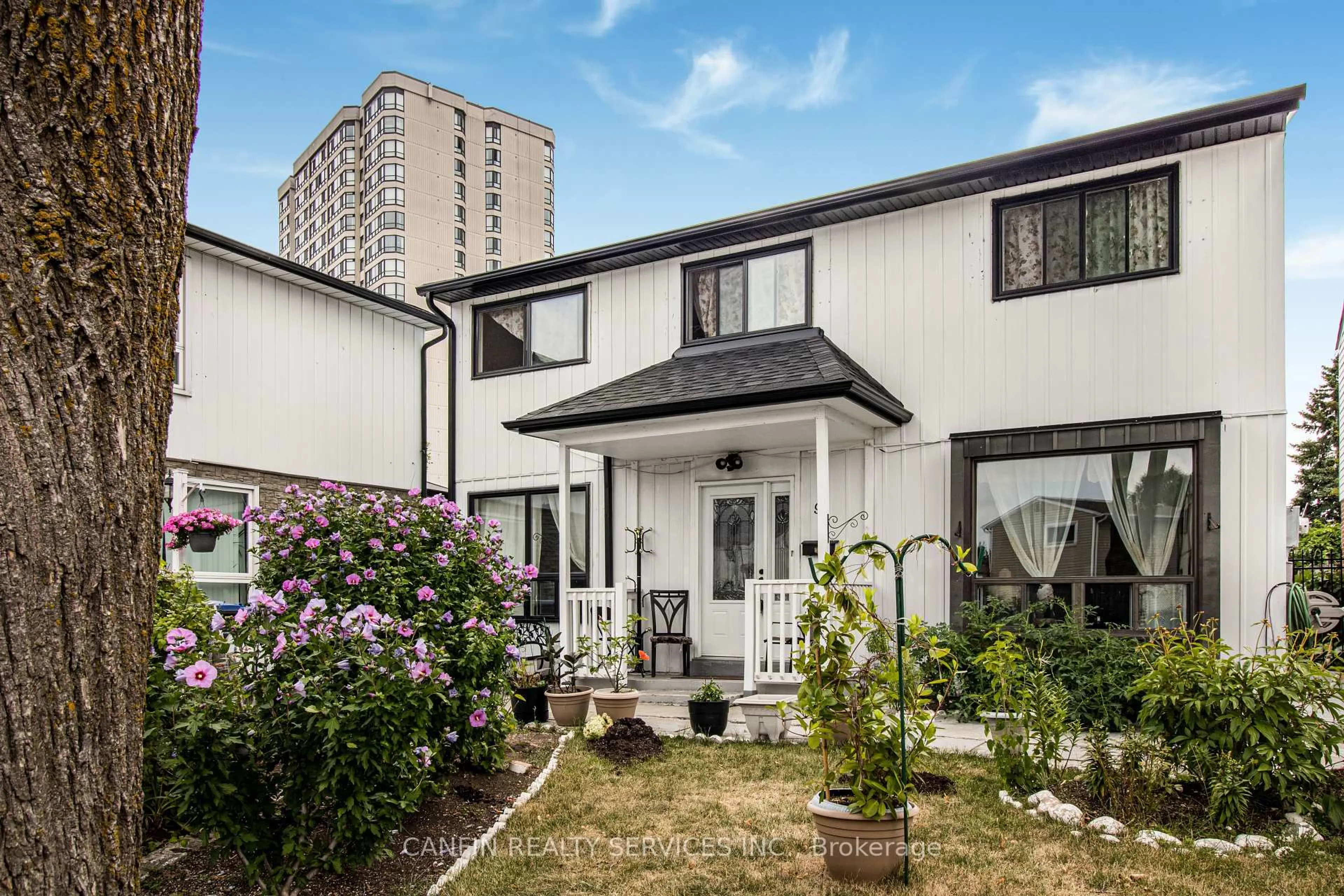 Home with vinyl exterior material, street for 95 Huntingwood Cres, Brampton Ontario L6S 1S5