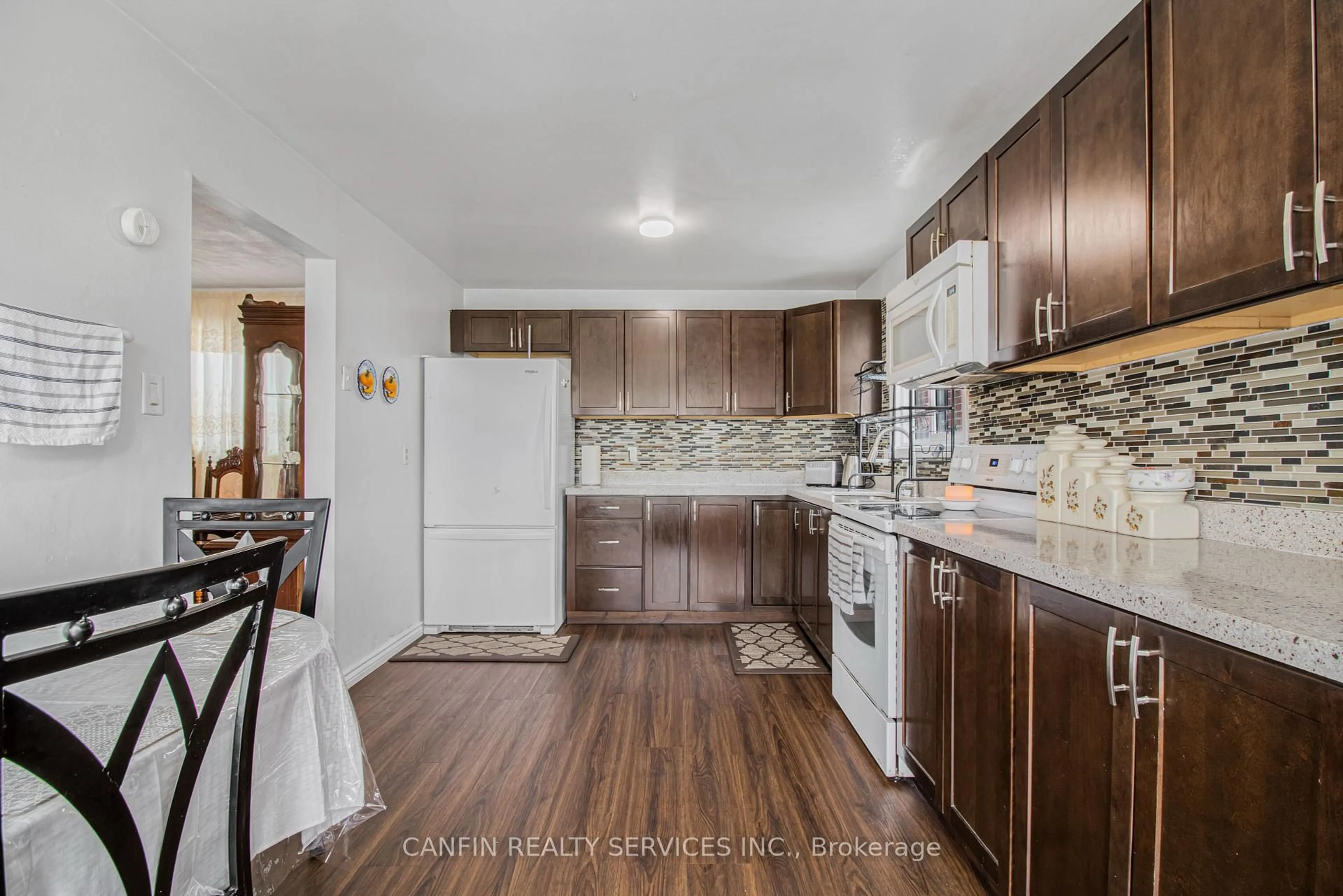 Standard kitchen, unknown for 95 Huntingwood Cres, Brampton Ontario L6S 1S5