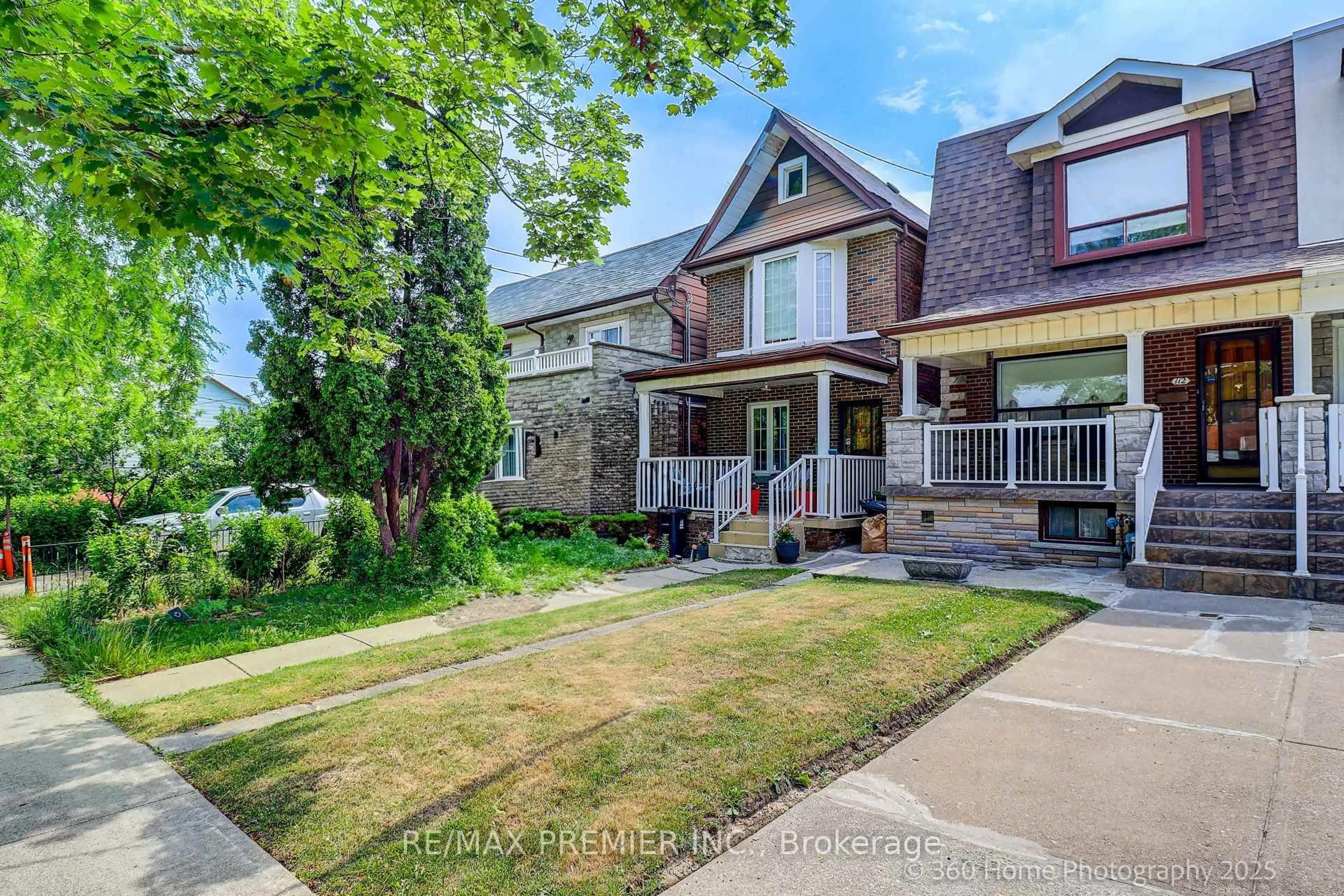 A pic from outside/outdoor area/front of a property/back of a property/a pic from drone, street for 112 Caledonia Rd, Toronto Ontario M6E 4S7