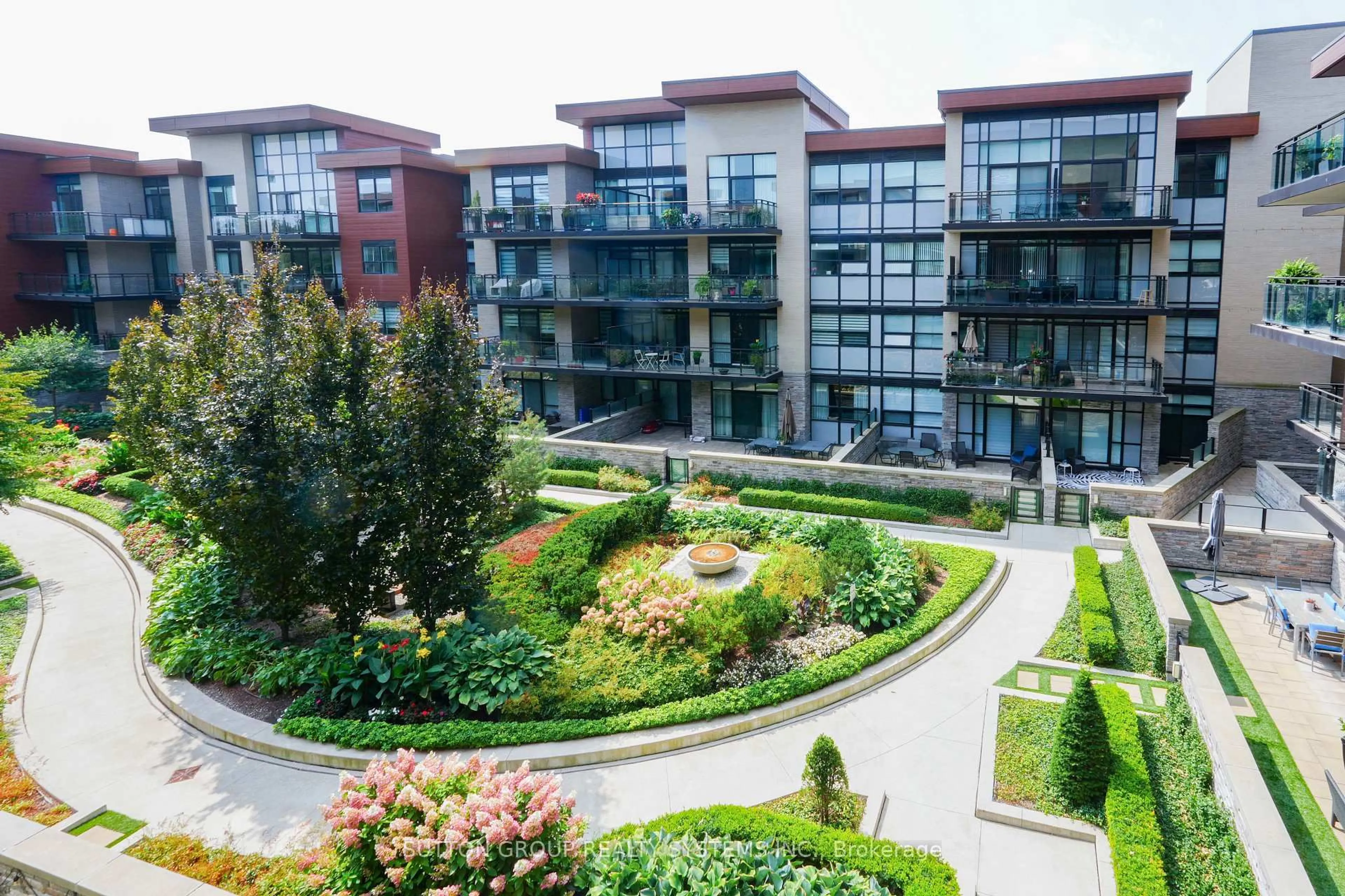 A pic from outside/outdoor area/front of a property/back of a property/a pic from drone, unknown for 1575 Lakeshore Rd #357, Mississauga Ontario L5J 1J4