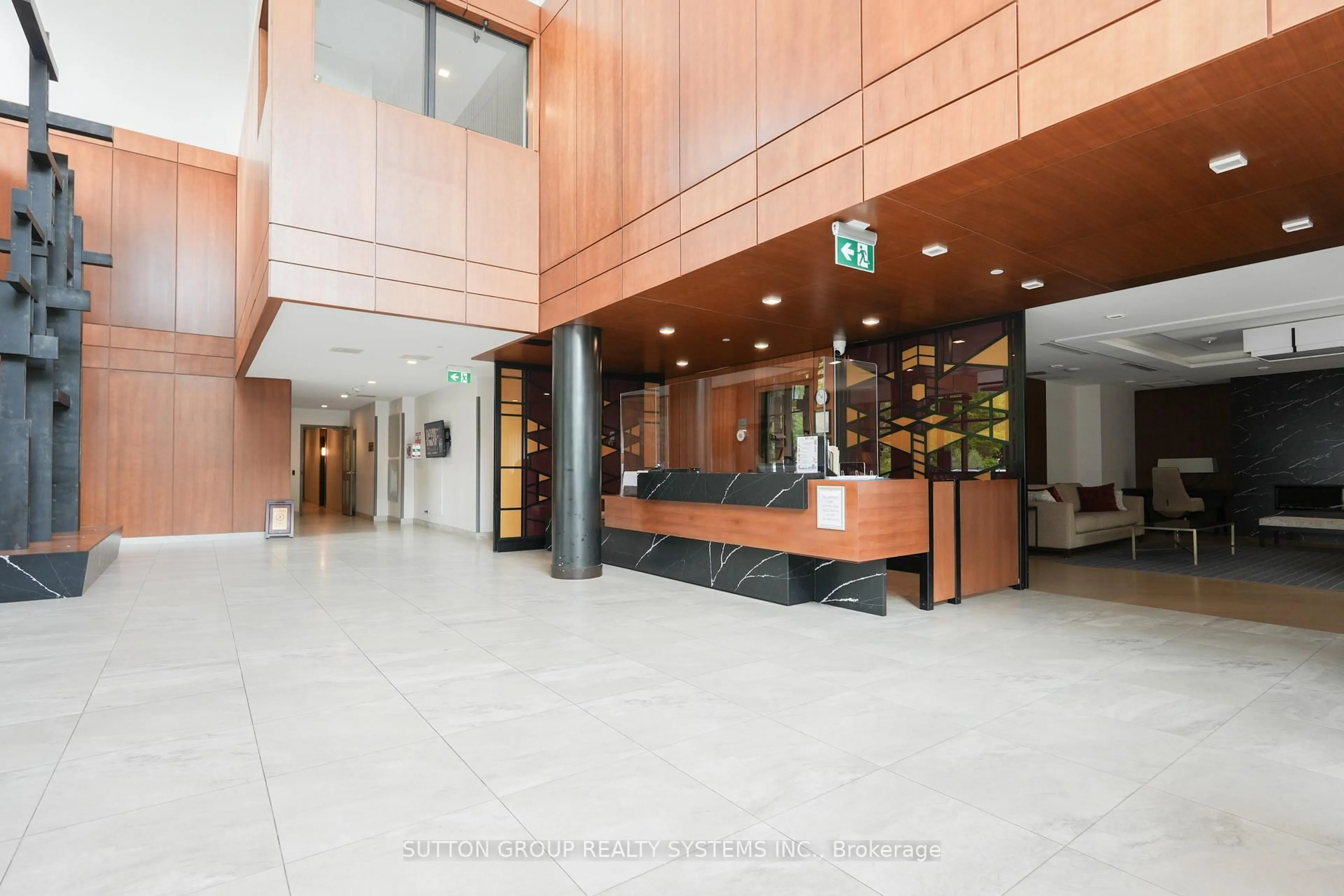 Lobby for 1575 Lakeshore Rd #357, Mississauga Ontario L5J 1J4