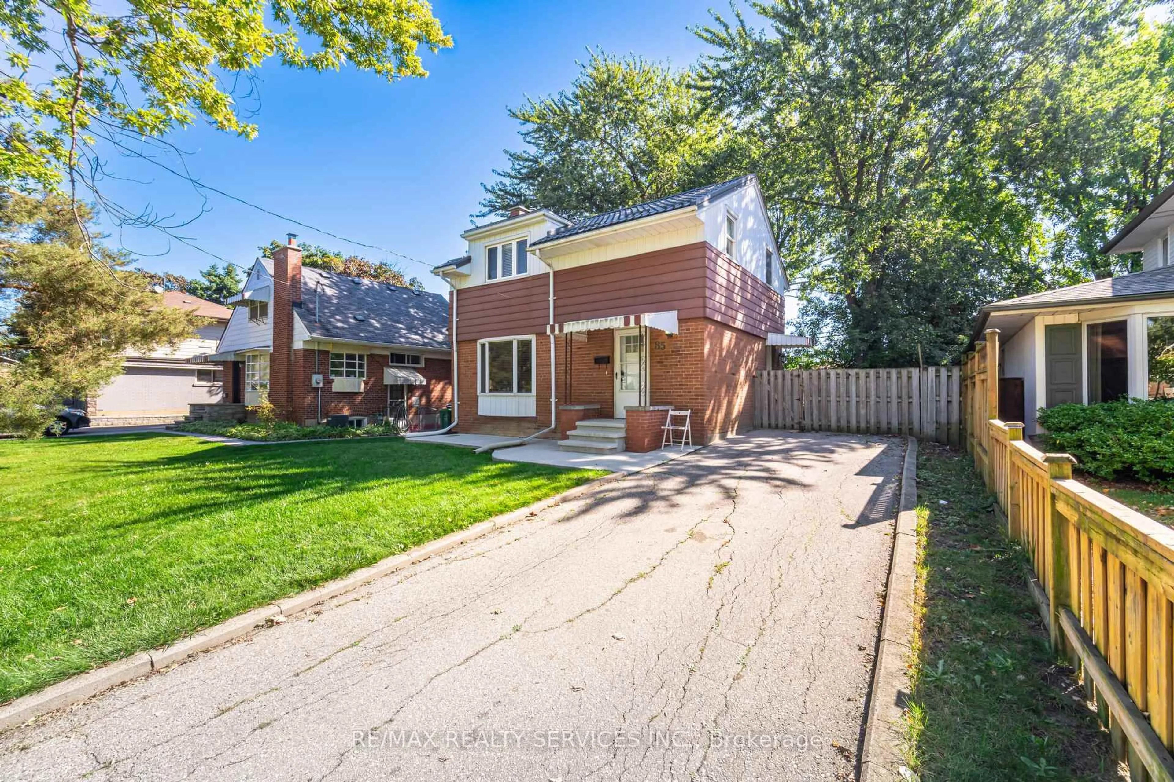 Home with brick exterior material, street for 85 Eldomar Ave, Brampton Ontario L6W 1P9