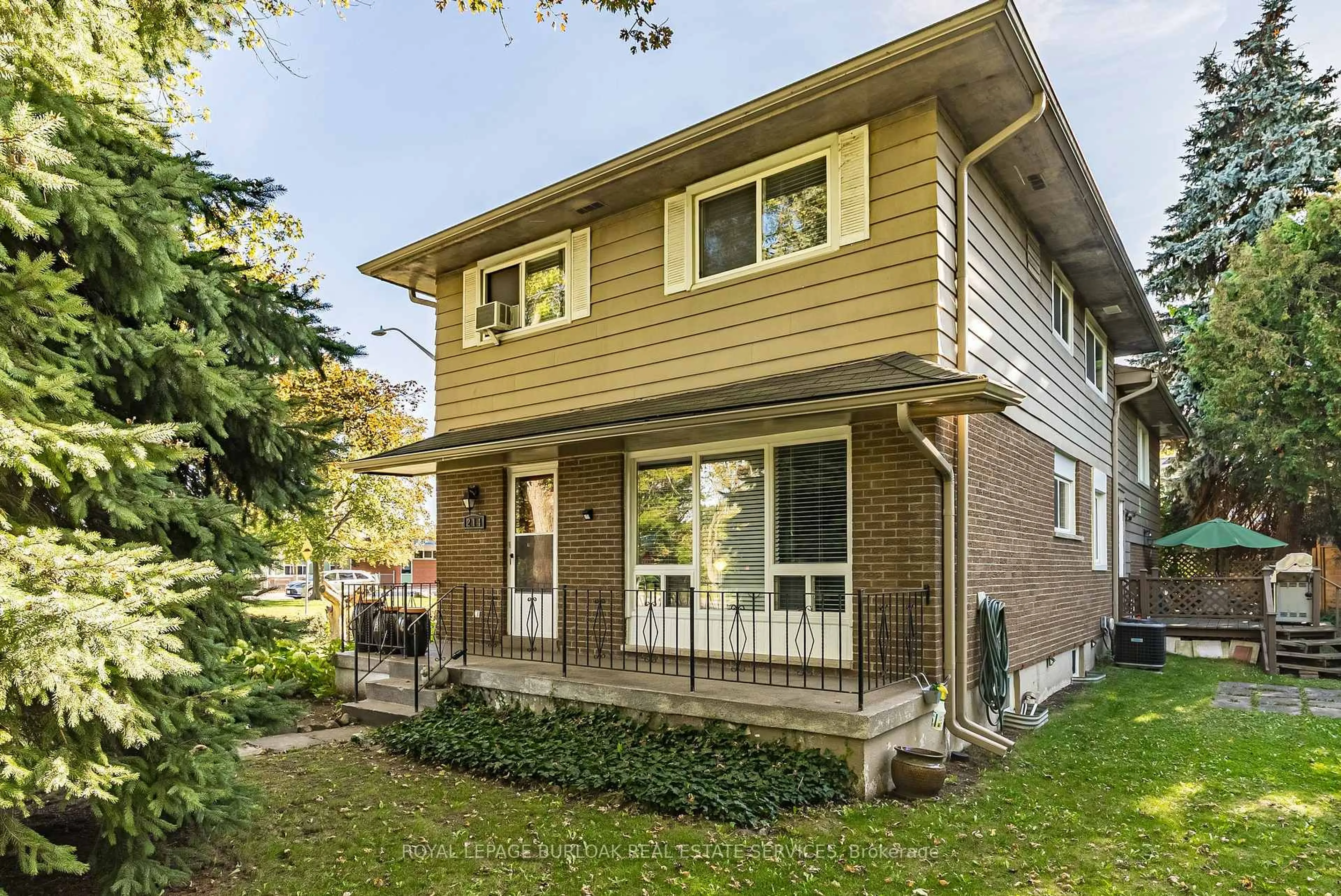 Home with brick exterior material, street for 214 Vance Dr, Oakville Ontario L6L 3L1
