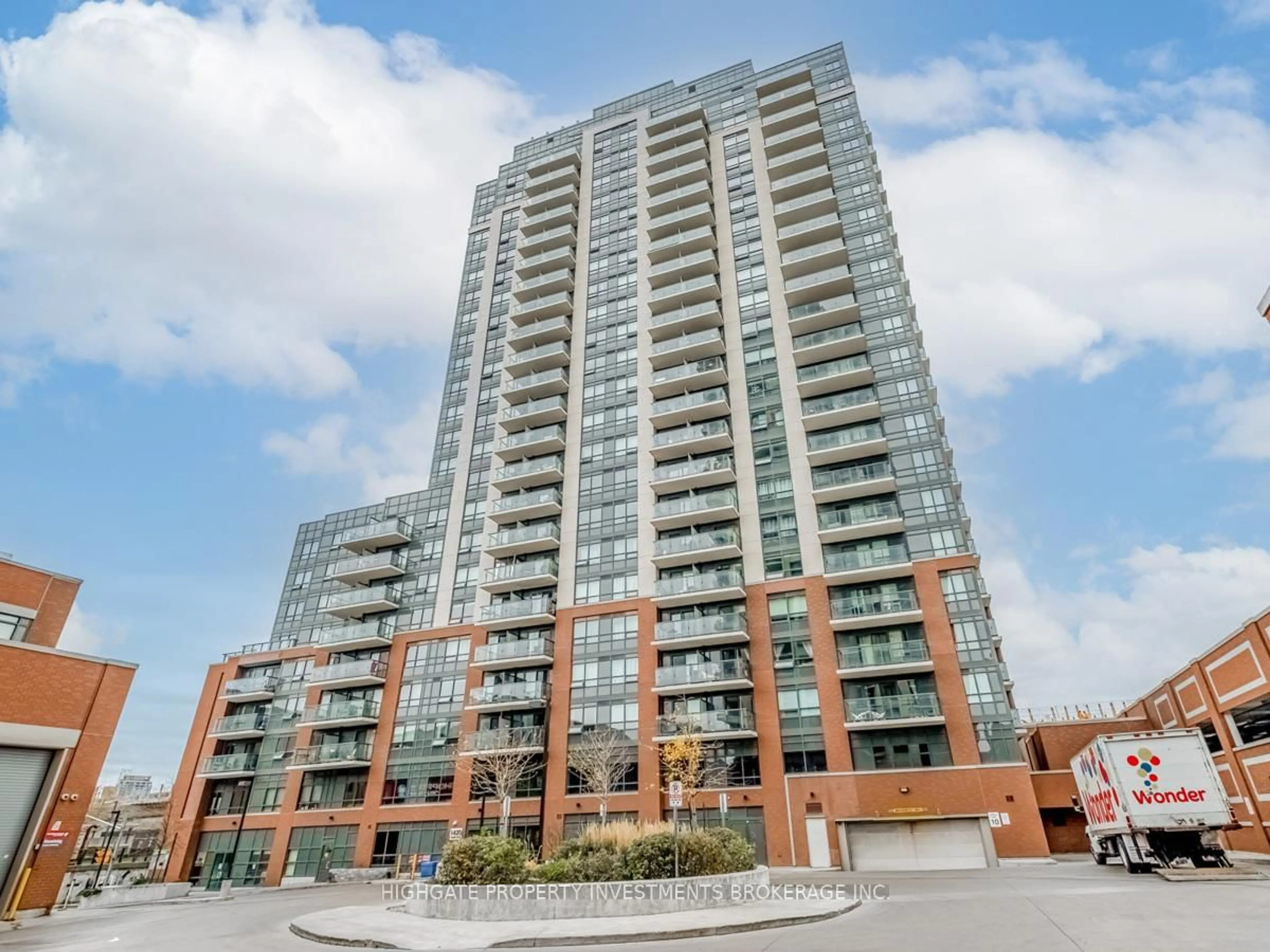 A pic from outside/outdoor area/front of a property/back of a property/a pic from drone, building for 1420 Dupont St #806, Toronto Ontario M6H 0C2
