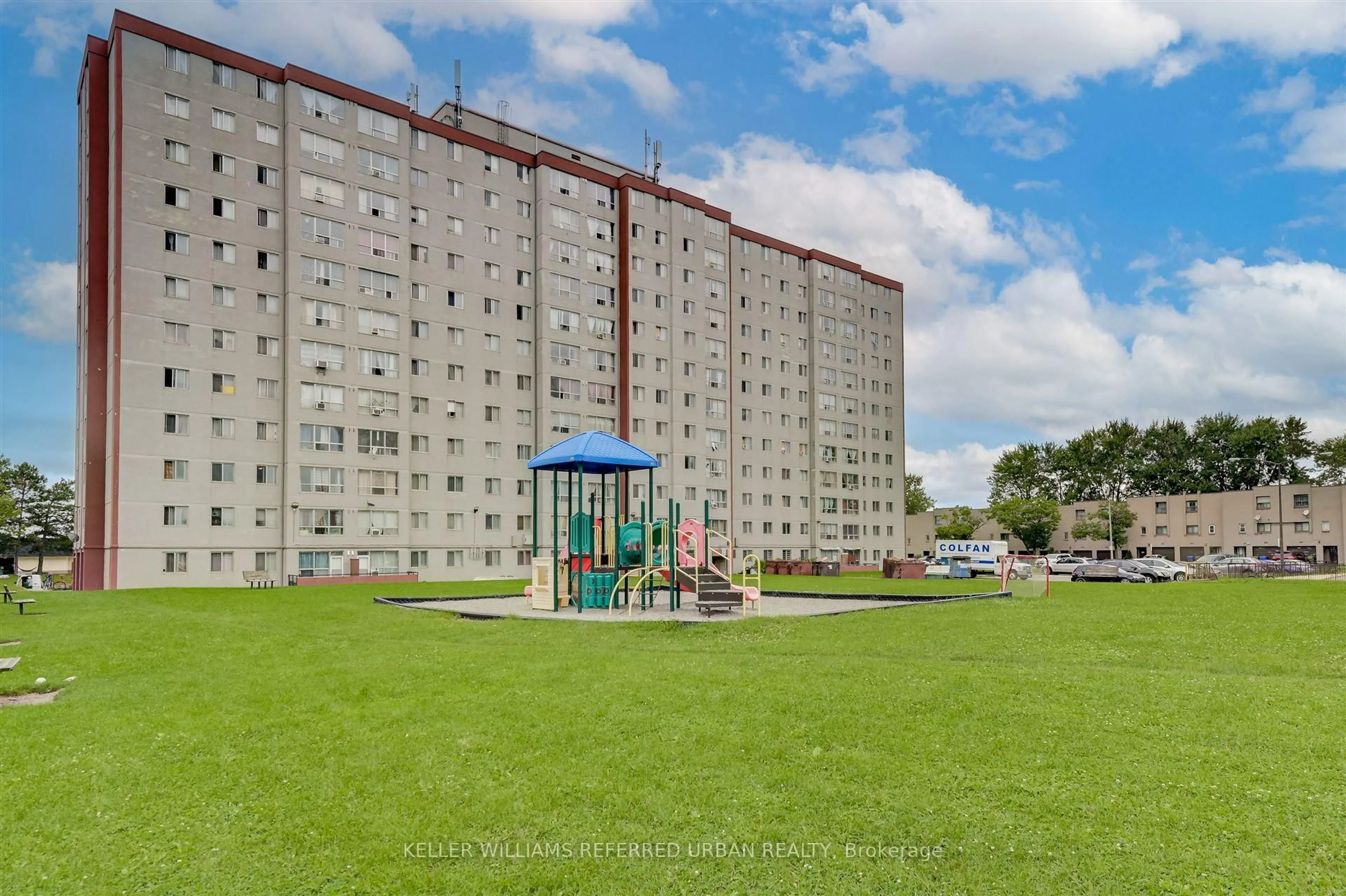 Patio, building for 50 Lotherton Ptwy #907, Toronto Ontario M6B 2G8
