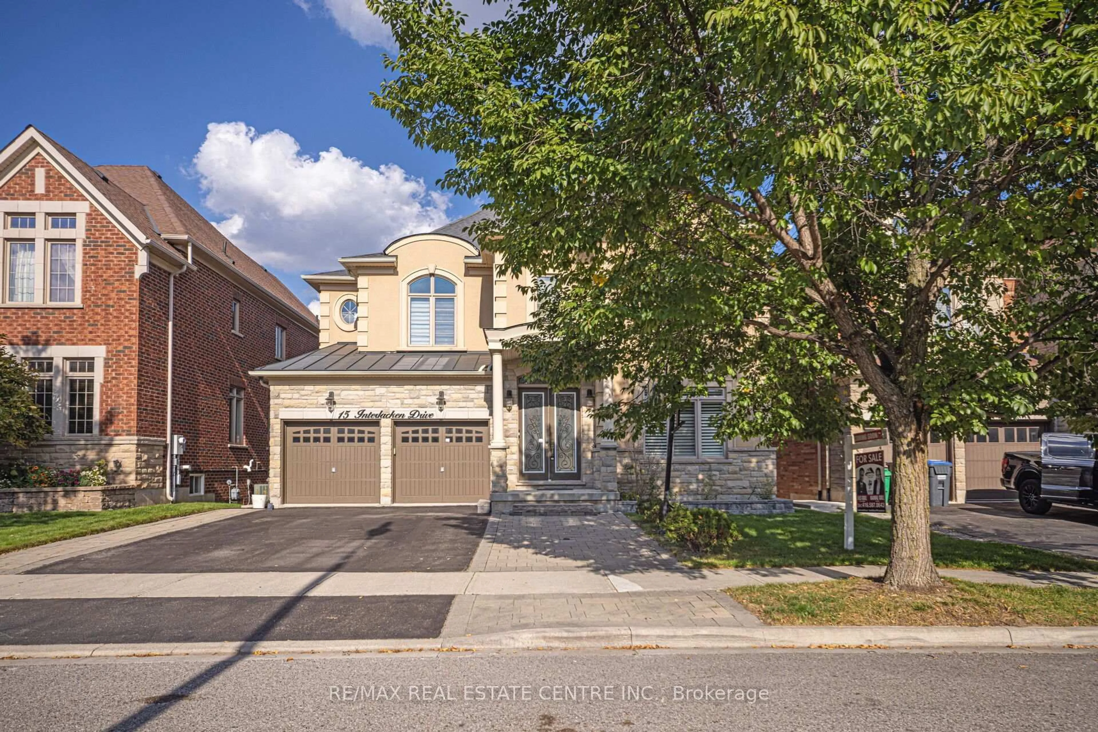 Home with brick exterior material, street for 15 Interlacken Dr, Brampton Ontario L6X 0Y1