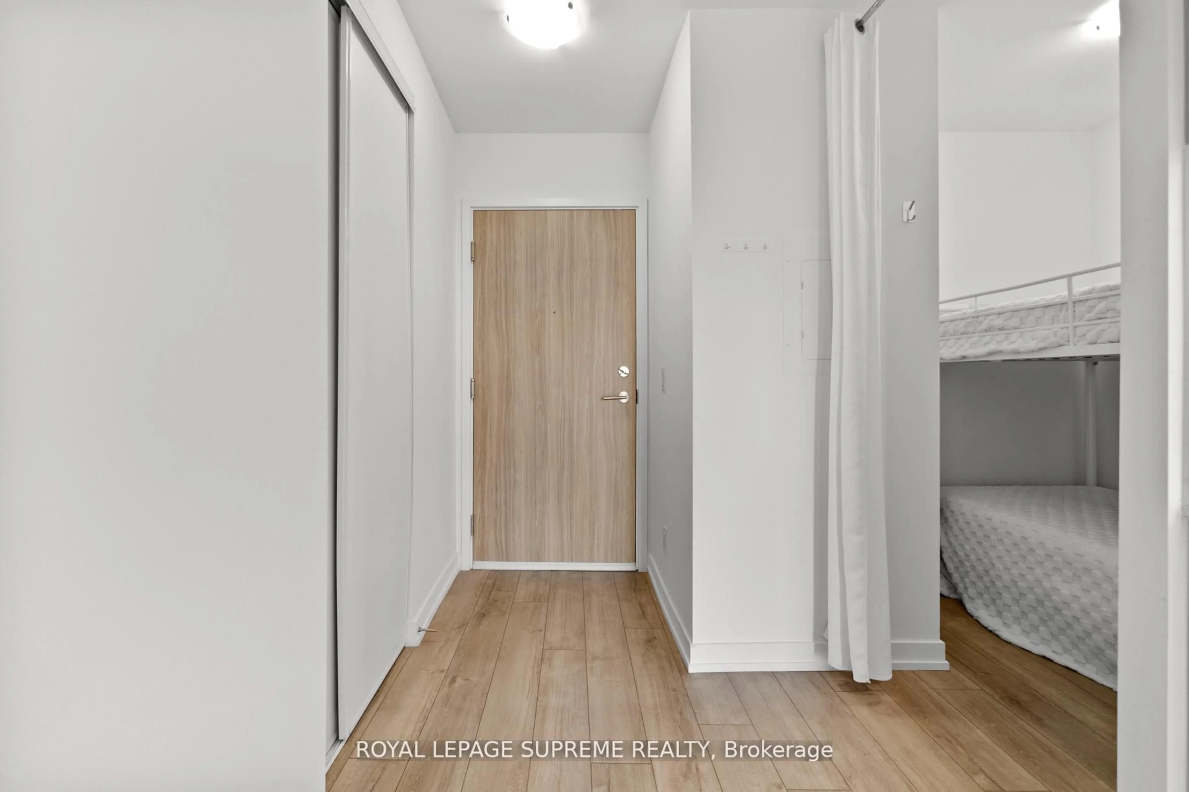Unknown for 3100 Keele St #925, Toronto Ontario M3M 0E1