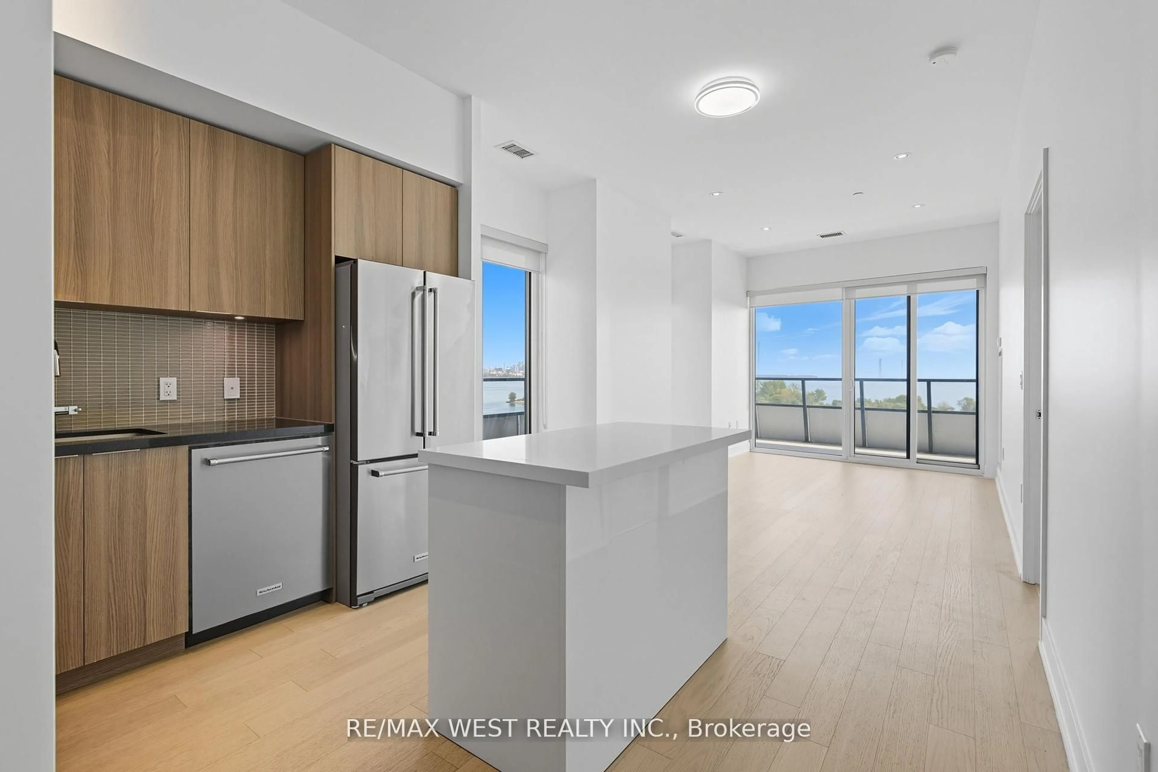 Open concept kitchen, unknown for 20 Shore Breeze Dr #702, Toronto Ontario M8V 0C7