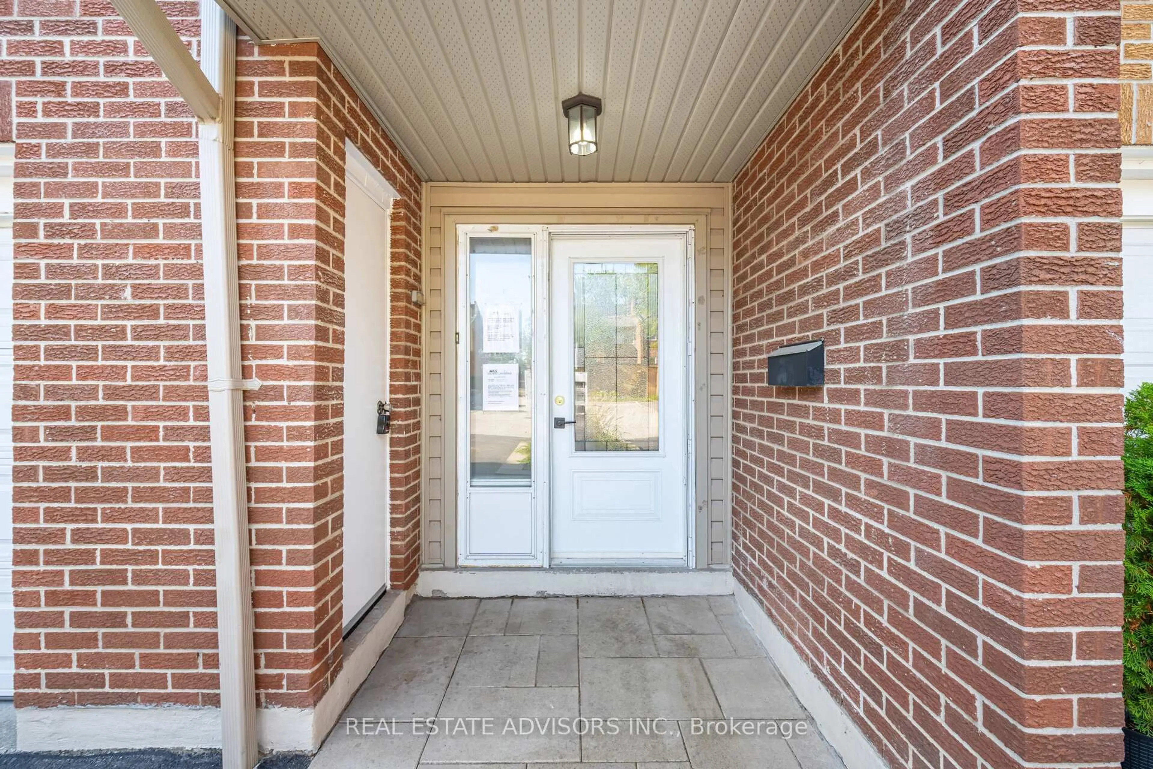 Indoor entryway for 1320 Hampton St #25, Oakville Ontario L6H 2S6