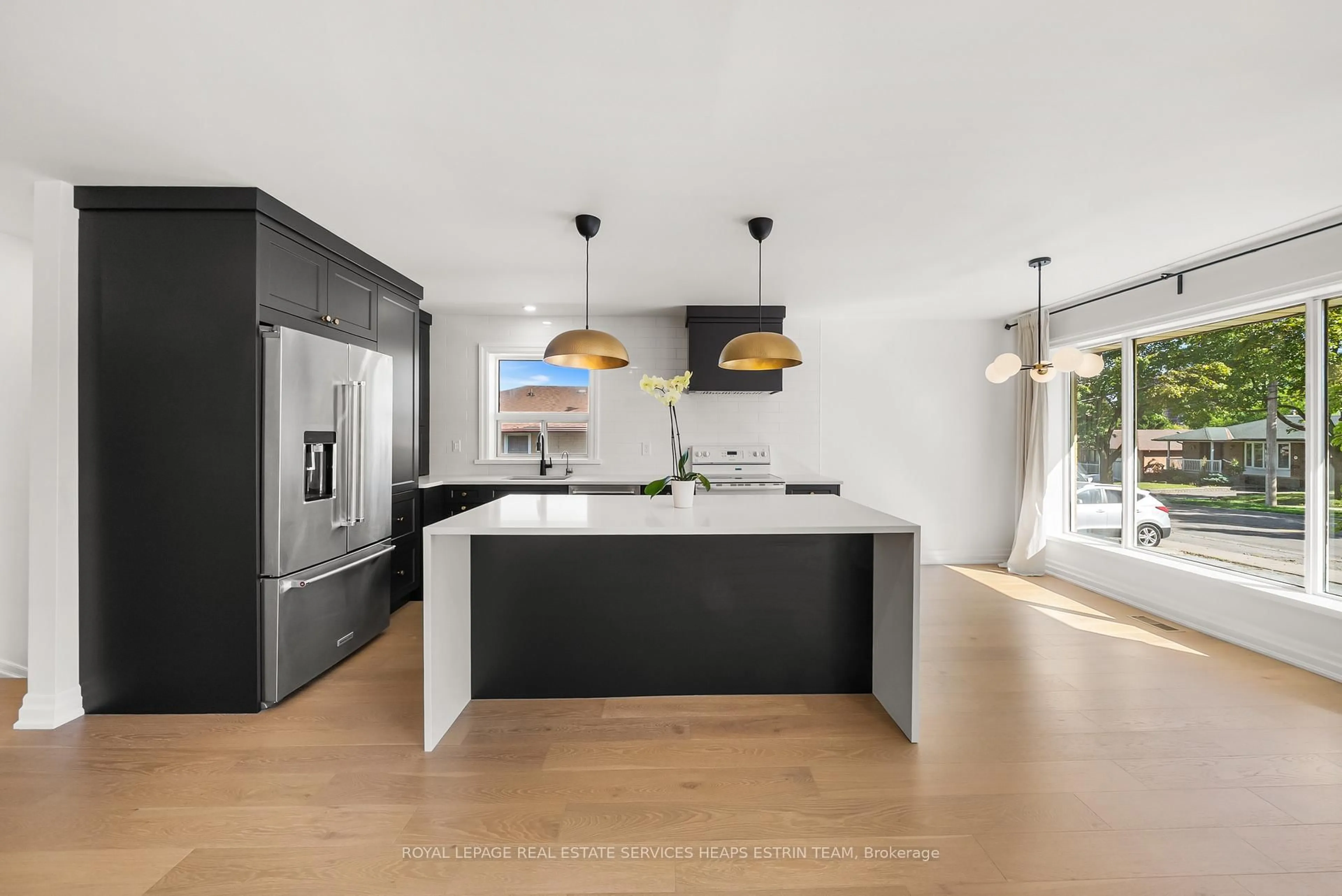 Contemporary kitchen, unknown for 10 Golfdown Dr, Toronto Ontario M9W 2H5