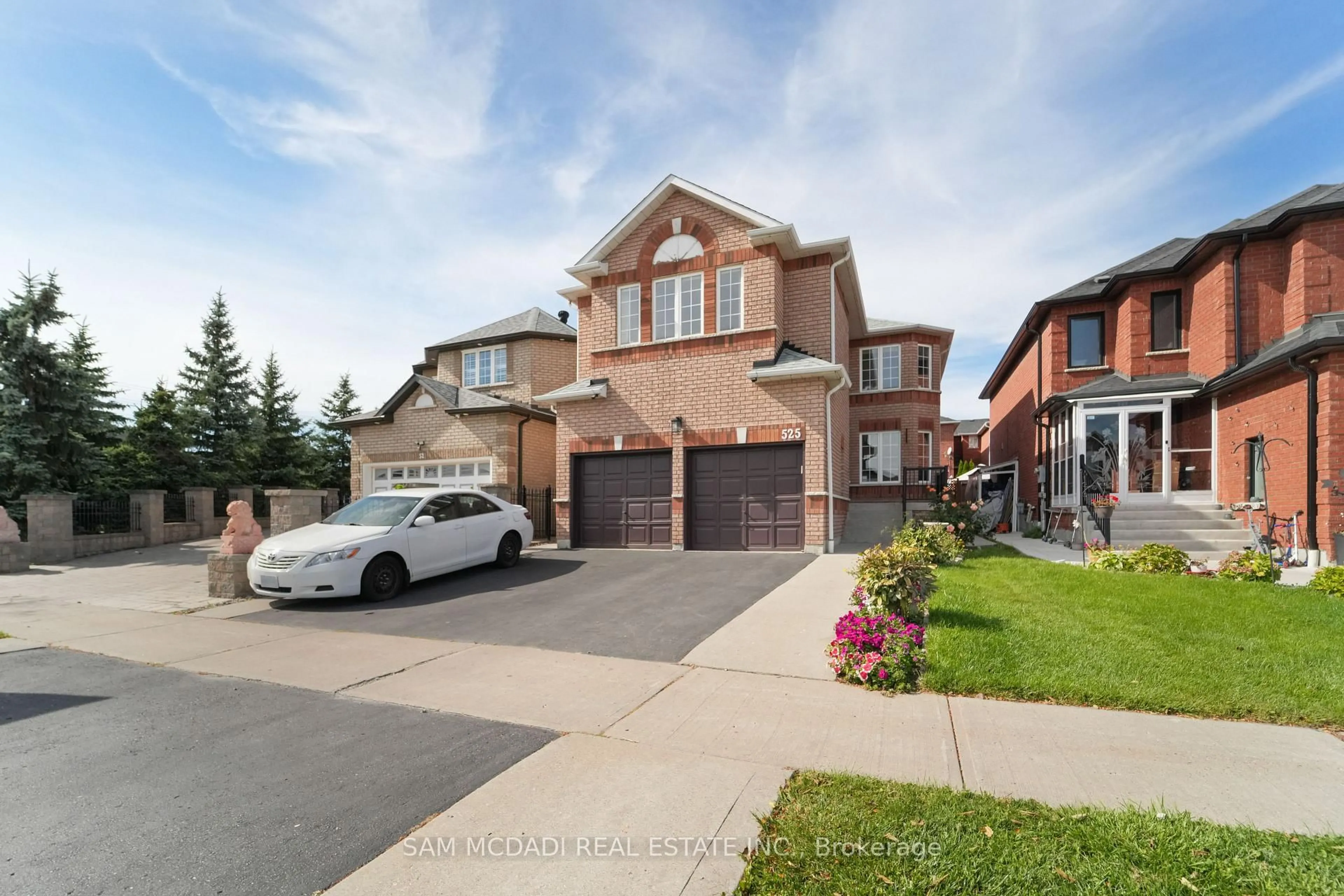 Home with brick exterior material, street for 525 Driftcurrent Dr, Mississauga Ontario L4Z 3Z2
