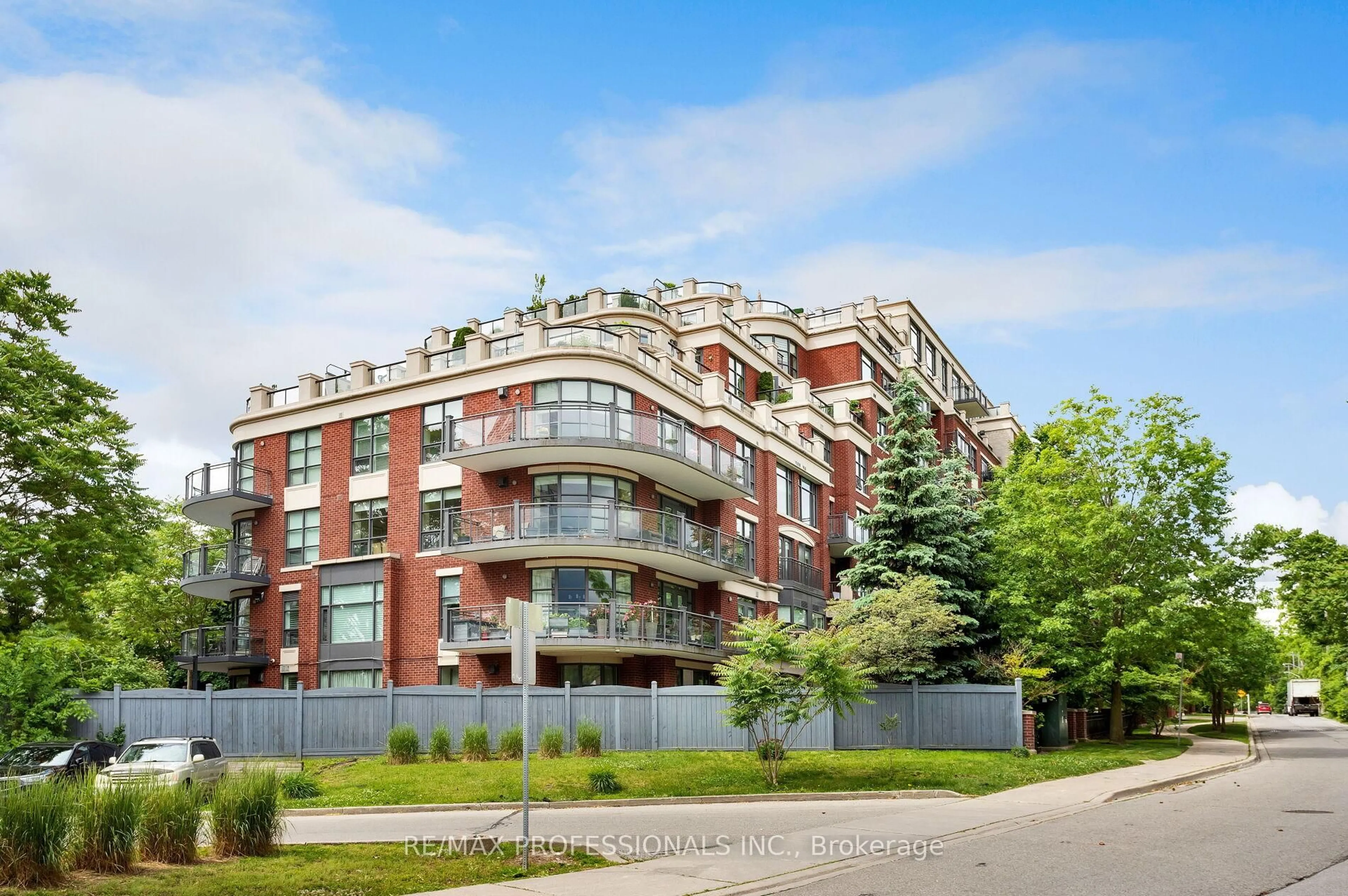 Unknown for 9 Burnhamthorpe Cres #311, Toronto Ontario M9A 1G4