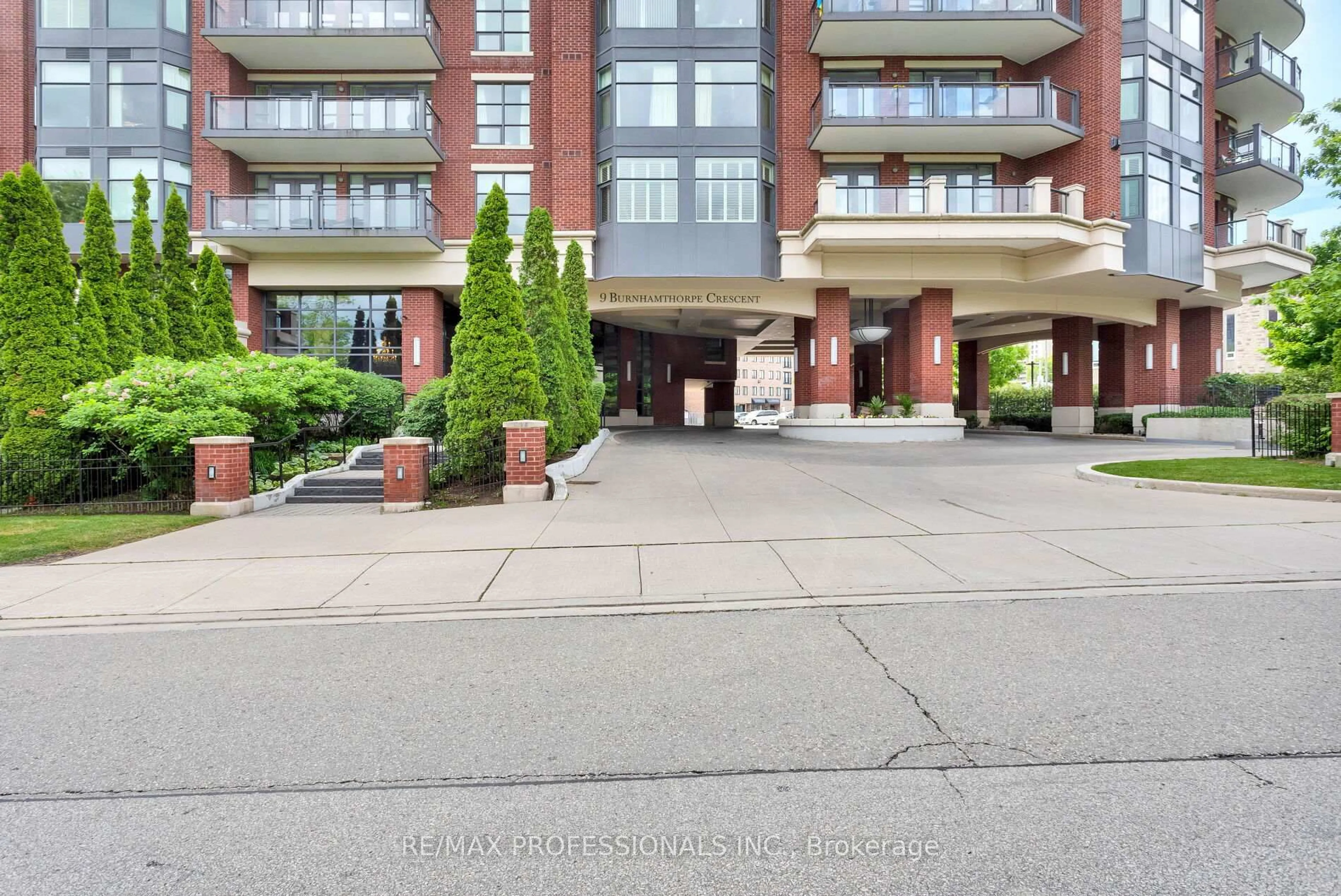 Unknown for 9 Burnhamthorpe Cres #311, Toronto Ontario M9A 1G4