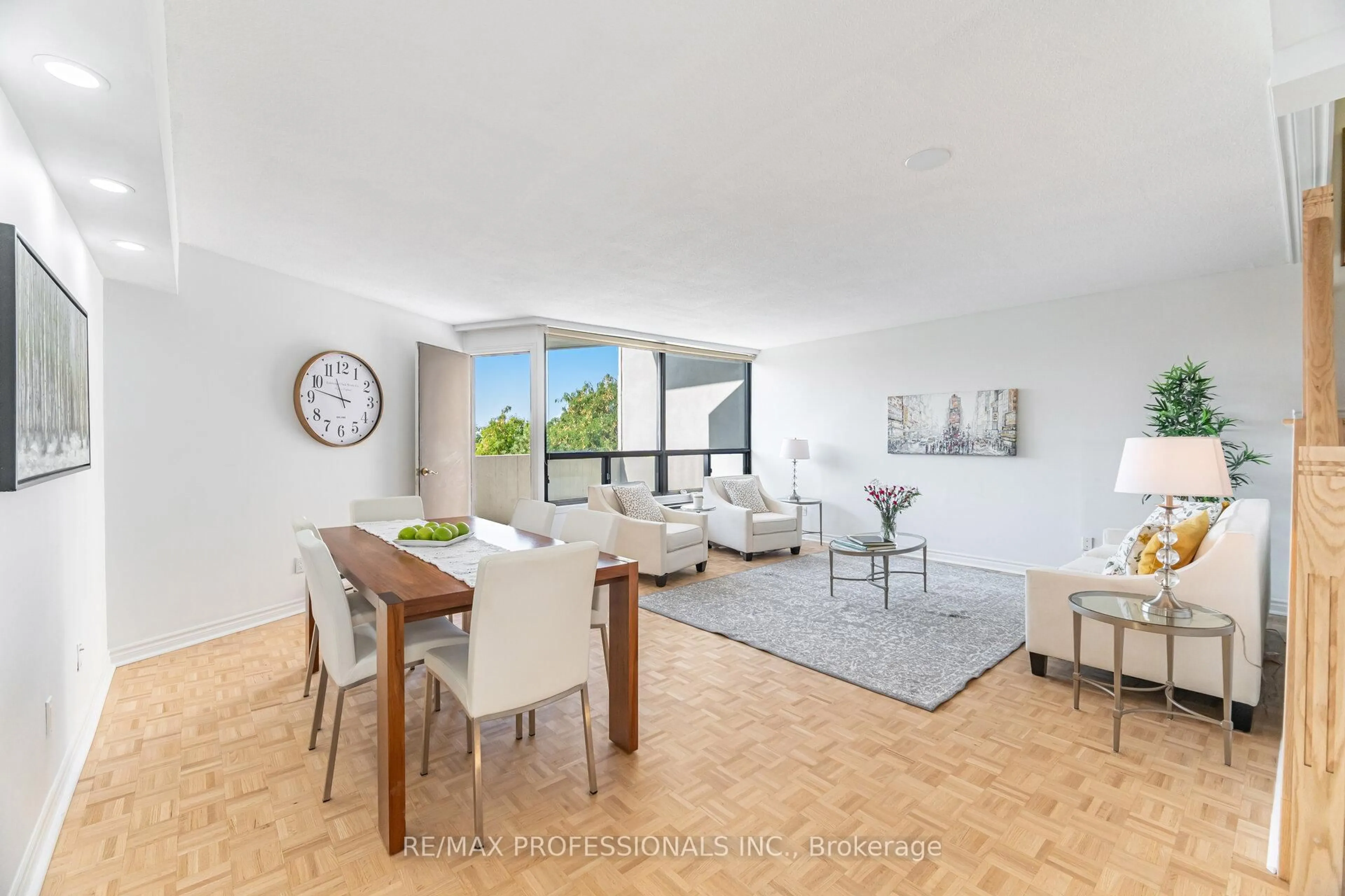 Unknown for 284 Mill Rd #B4, Toronto Ontario M9C 4W6