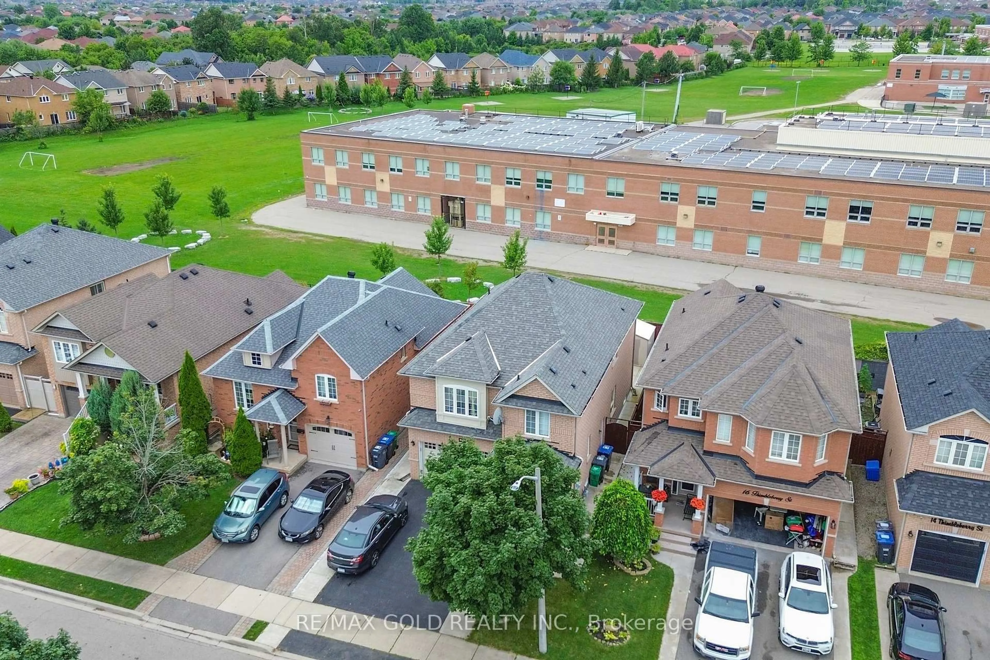 A pic from outside/outdoor area/front of a property/back of a property/a pic from drone, city buildings view from balcony for 18 Thimbleberry St, Brampton Ontario L7A 3L3