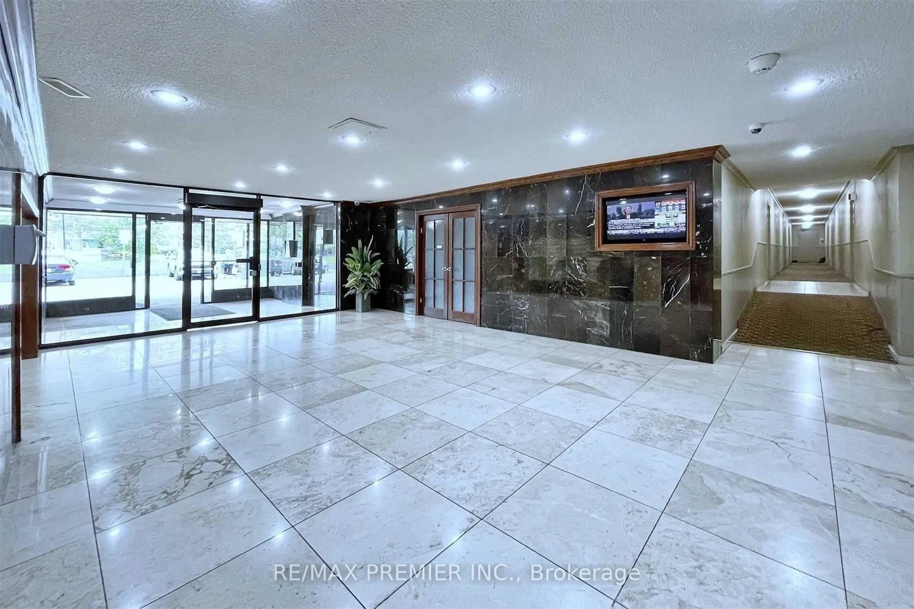 Lobby for 10 Tobermory Dr #501, Toronto Ontario M3N 2Y5
