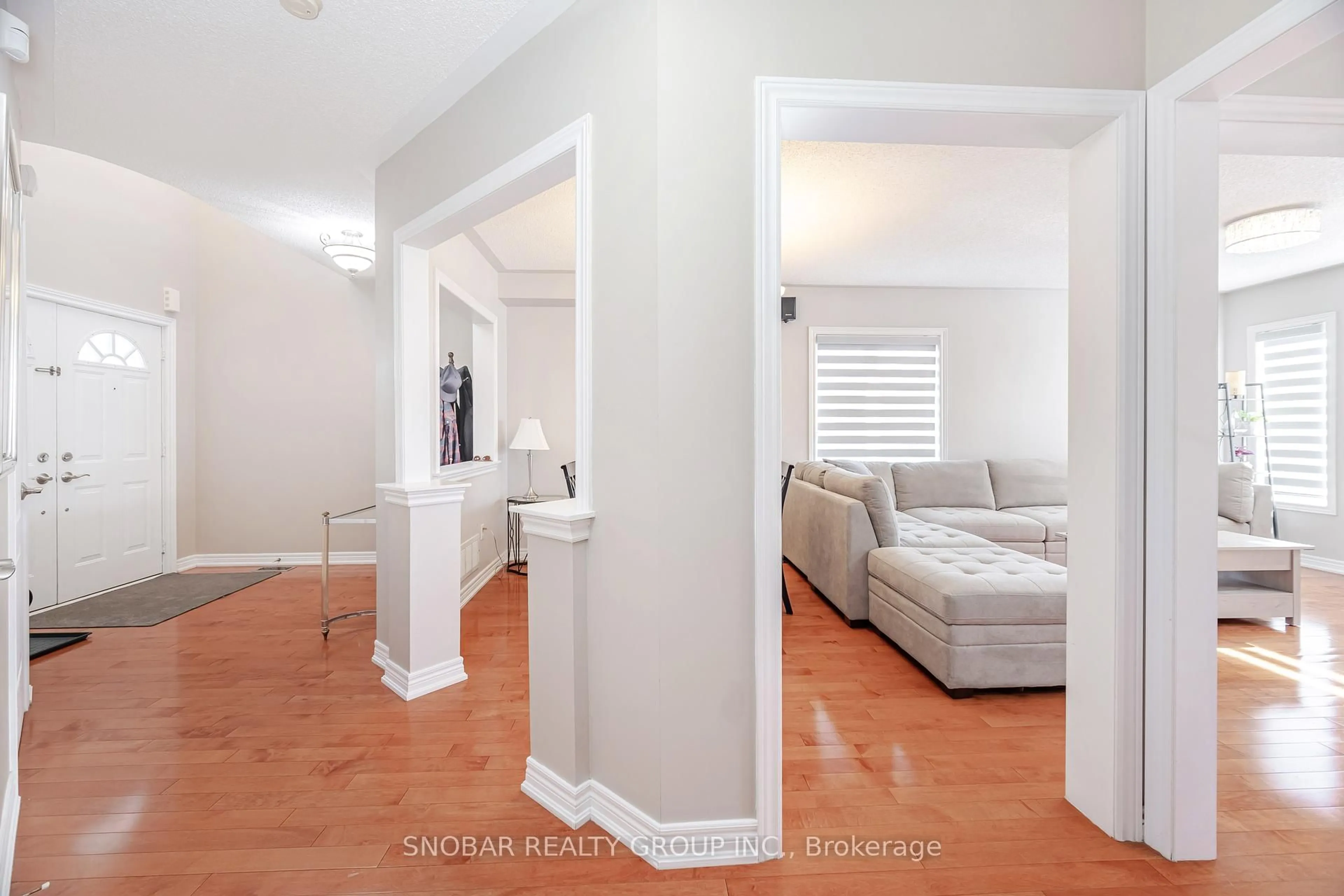 Unknown for 1124 Knotty Pine Grve, Mississauga Ontario L5W 1J6
