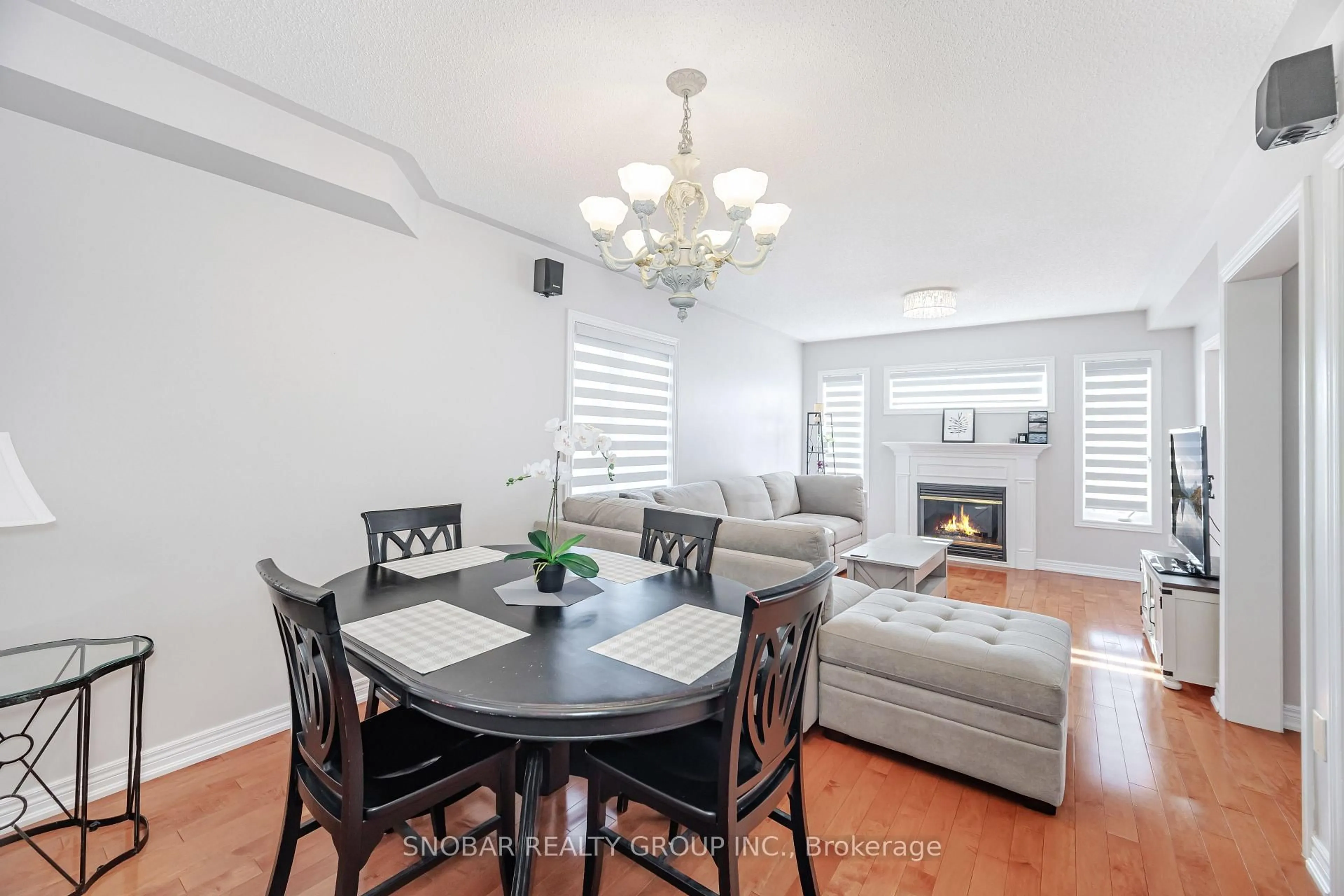 Dining room, unknown for 1124 Knotty Pine Grve, Mississauga Ontario L5W 1J6