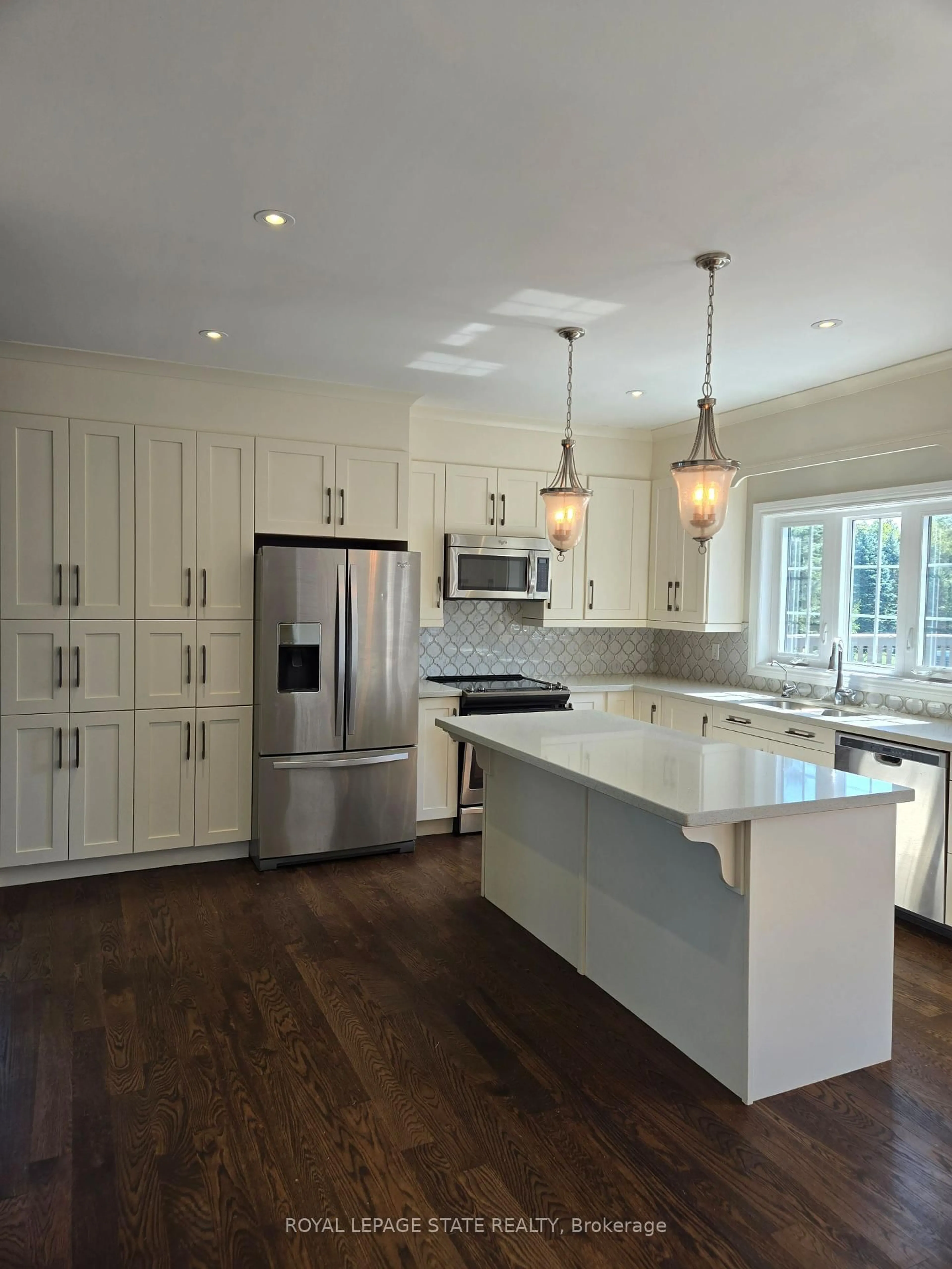 Open concept kitchen, unknown for 11490 Inglis Dr, Milton Ontario L0P 1B0