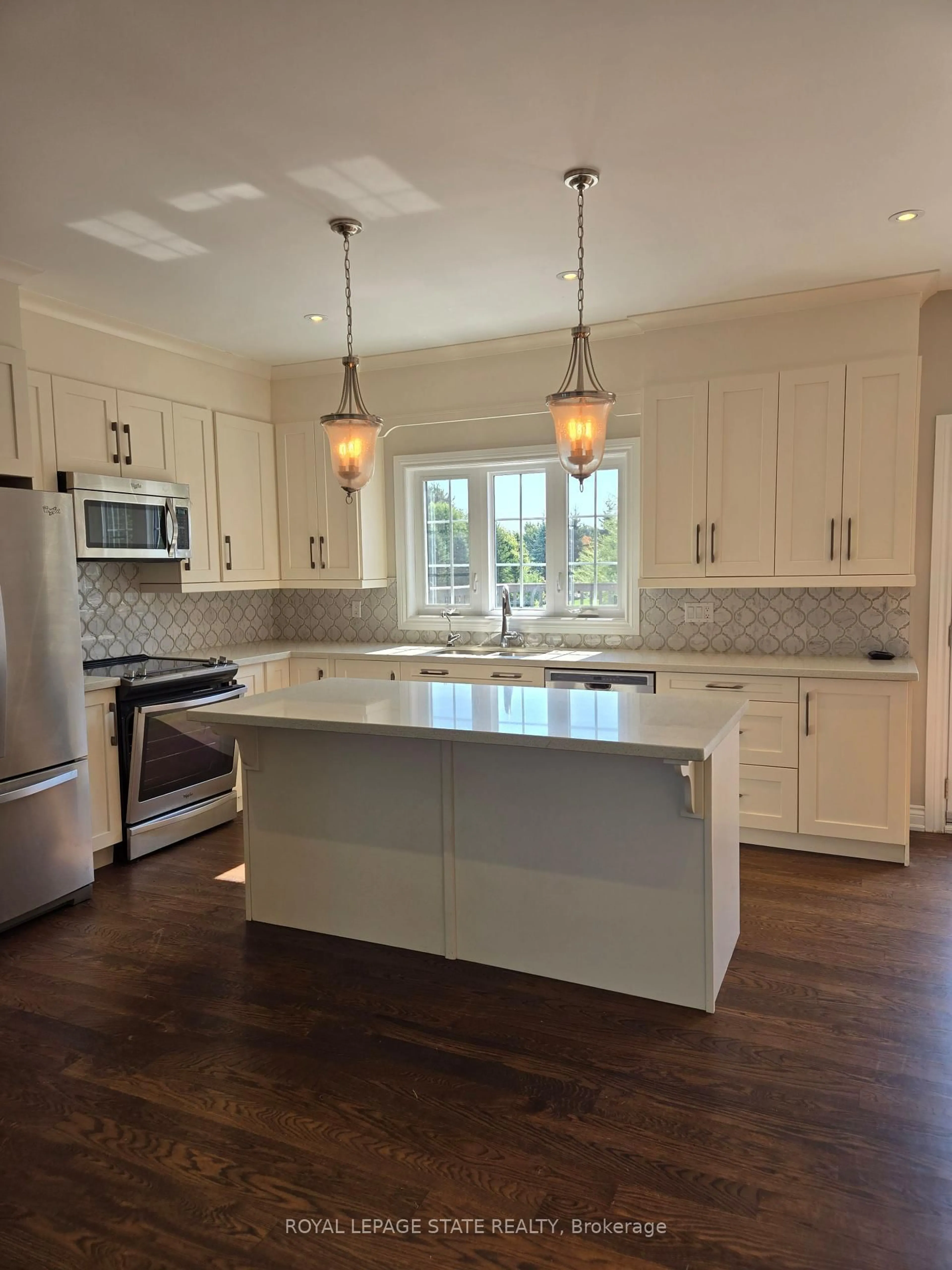 Open concept kitchen, ceramic/tile floor for 11490 Inglis Dr, Milton Ontario L0P 1B0