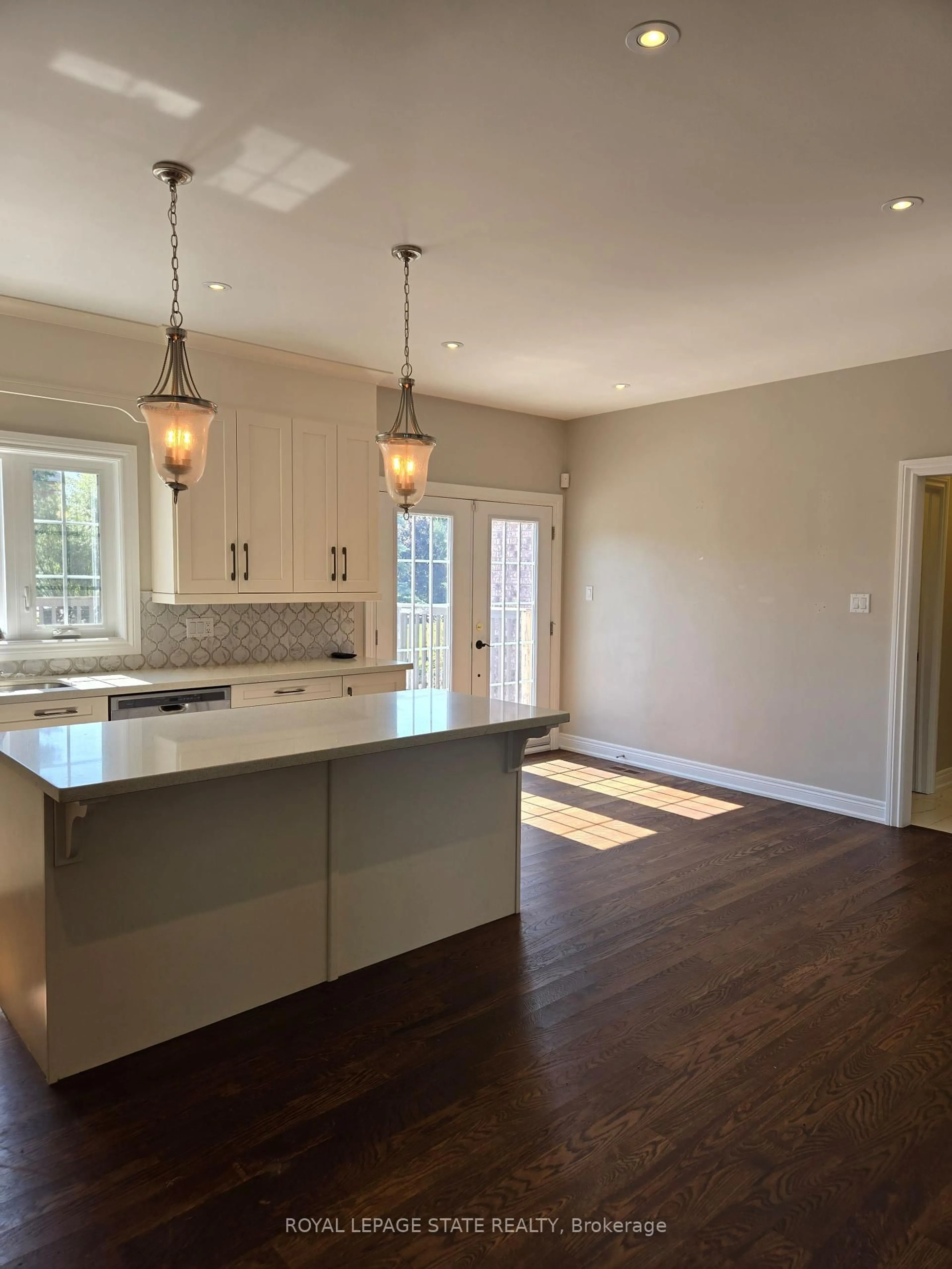 Open concept kitchen, unknown for 11490 Inglis Dr, Milton Ontario L0P 1B0