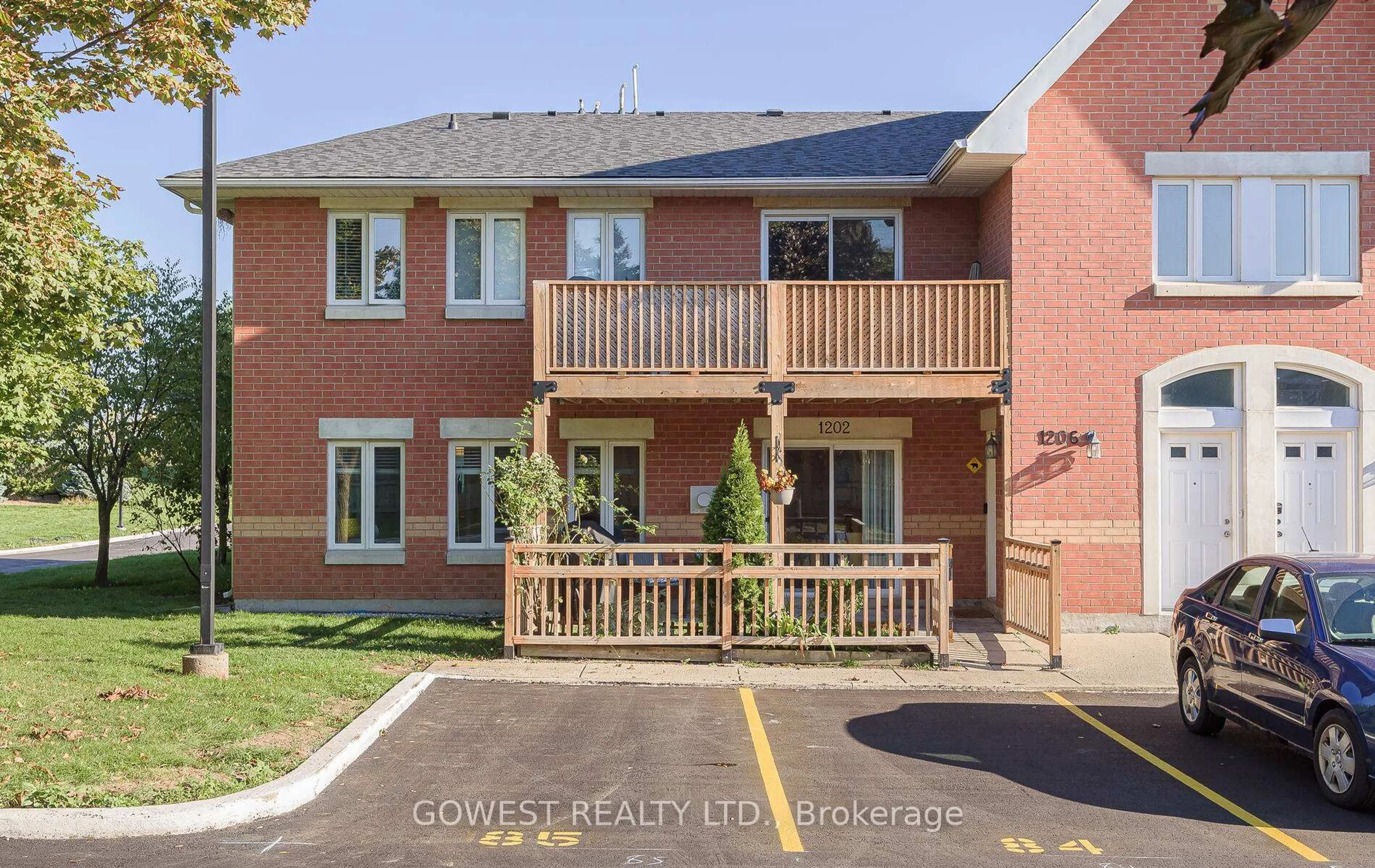 A pic from outside/outdoor area/front of a property/back of a property/a pic from drone, street for 4140 Foxwood Dr #1202, Burlington Ontario L7M 4R4