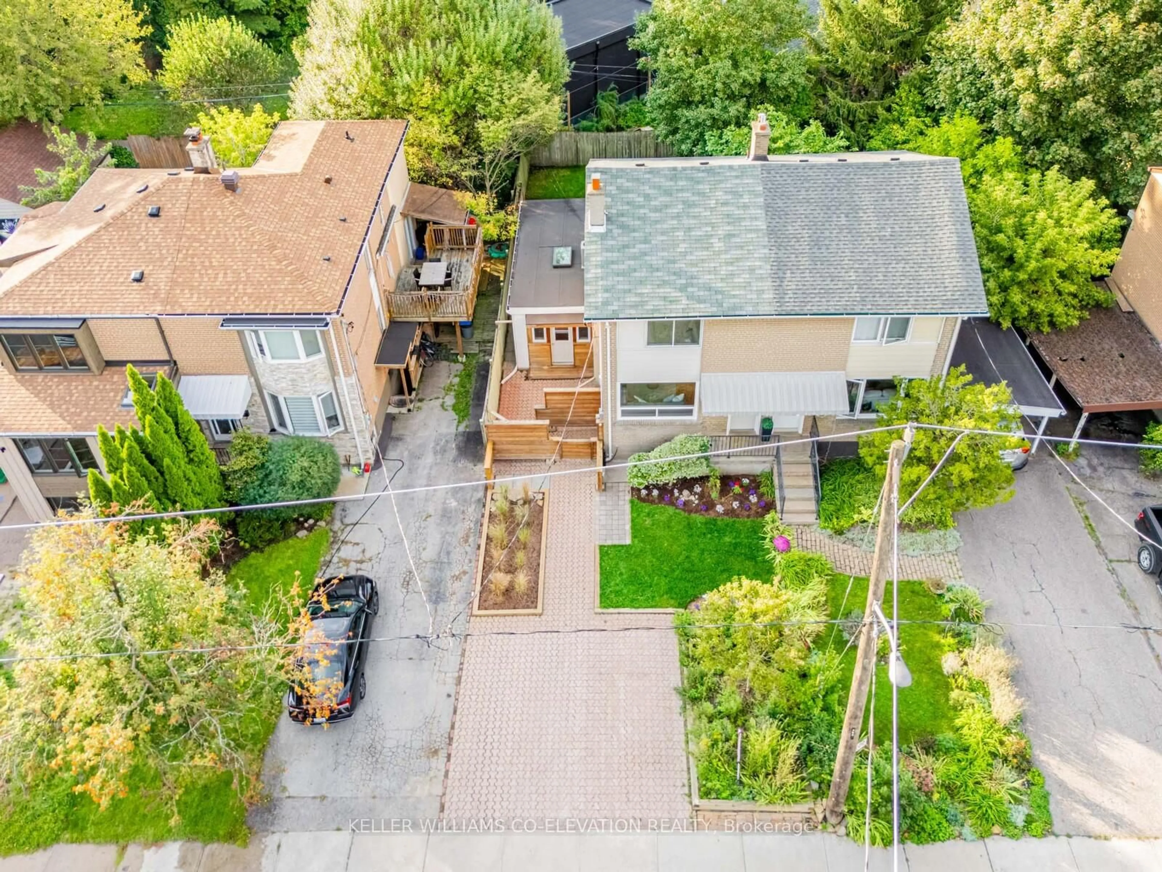 A pic from outside/outdoor area/front of a property/back of a property/a pic from drone, street for 54 Pasadena Gdns, Toronto Ontario M6S 4R5