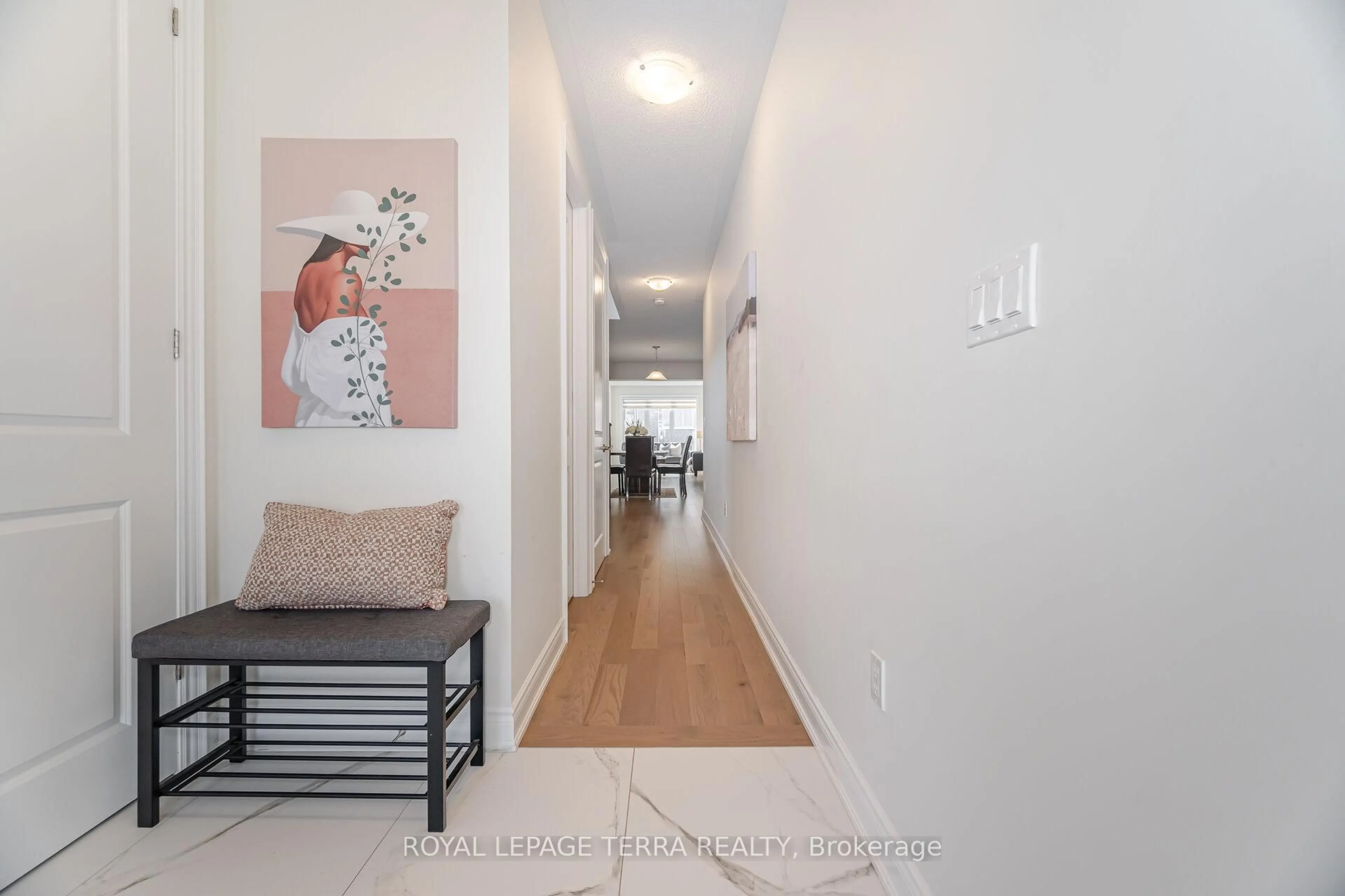 Indoor entryway for 18 Gladmary Dr, Brampton Ontario L6Y 0E4
