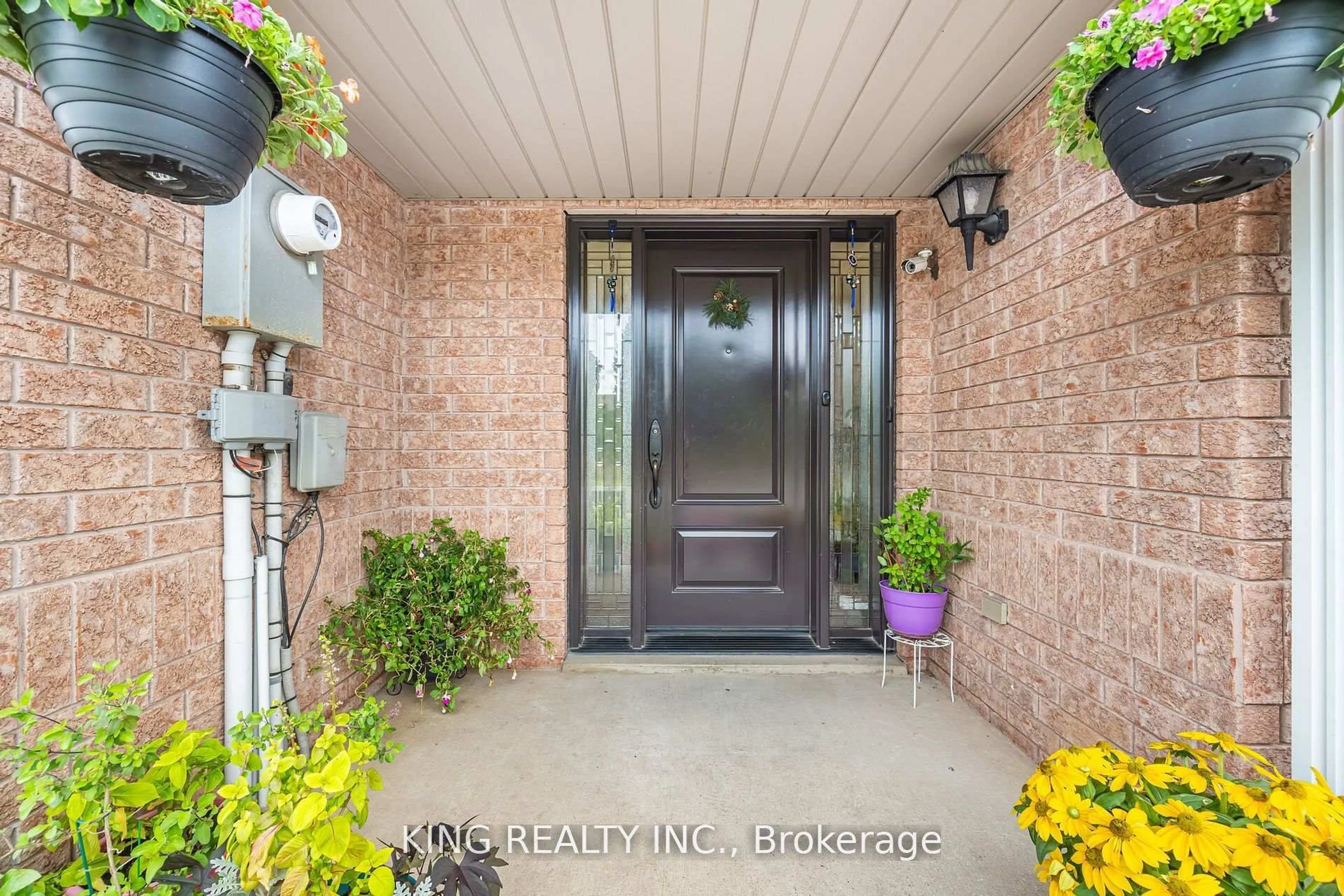Indoor entryway for 93 Crystal Glen Cres, Brampton Ontario L6X 0K7
