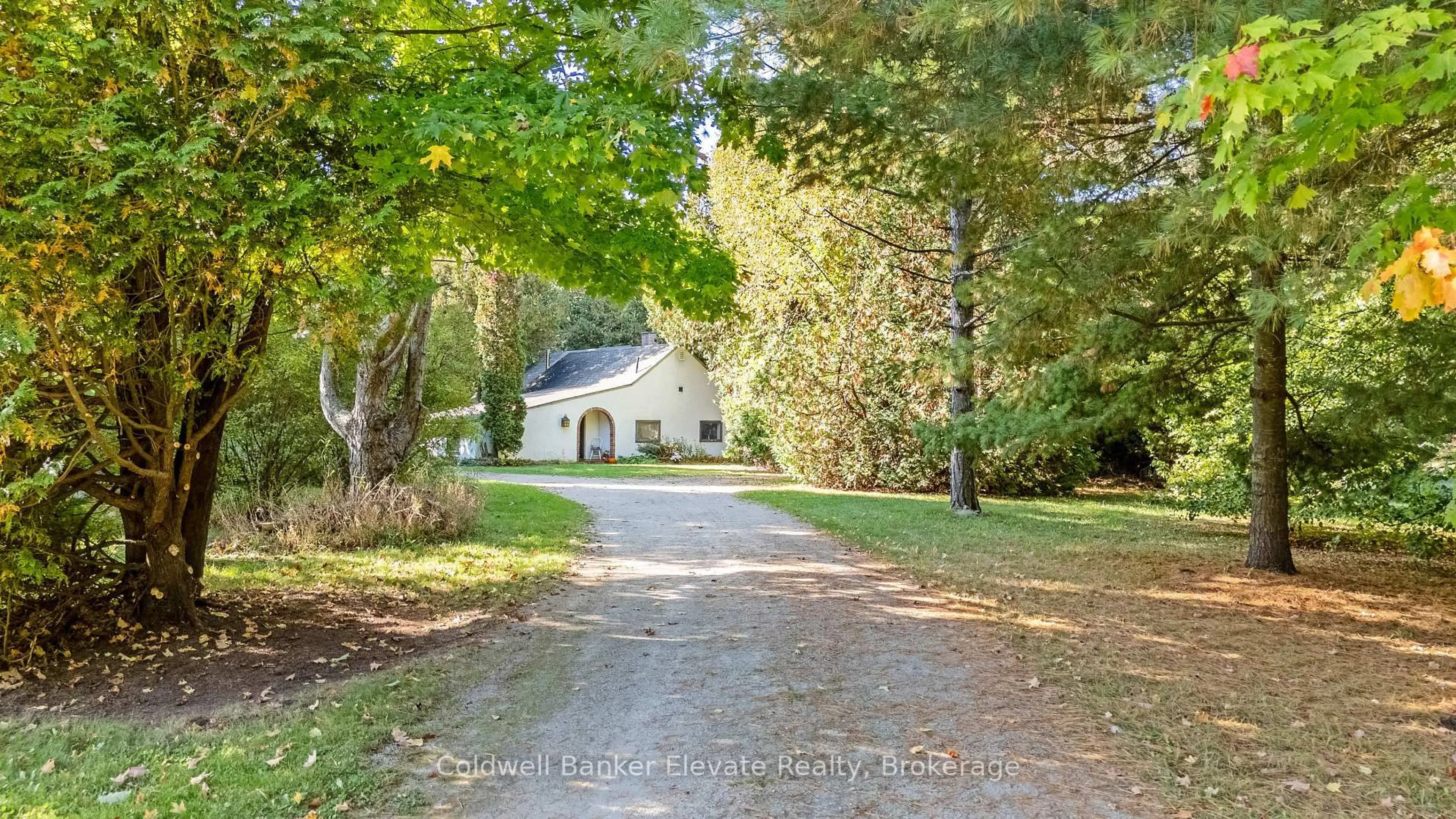 A pic from outside/outdoor area/front of a property/back of a property/a pic from drone, street for 13968 9 Line, Halton Hills Ontario L7G 4S8