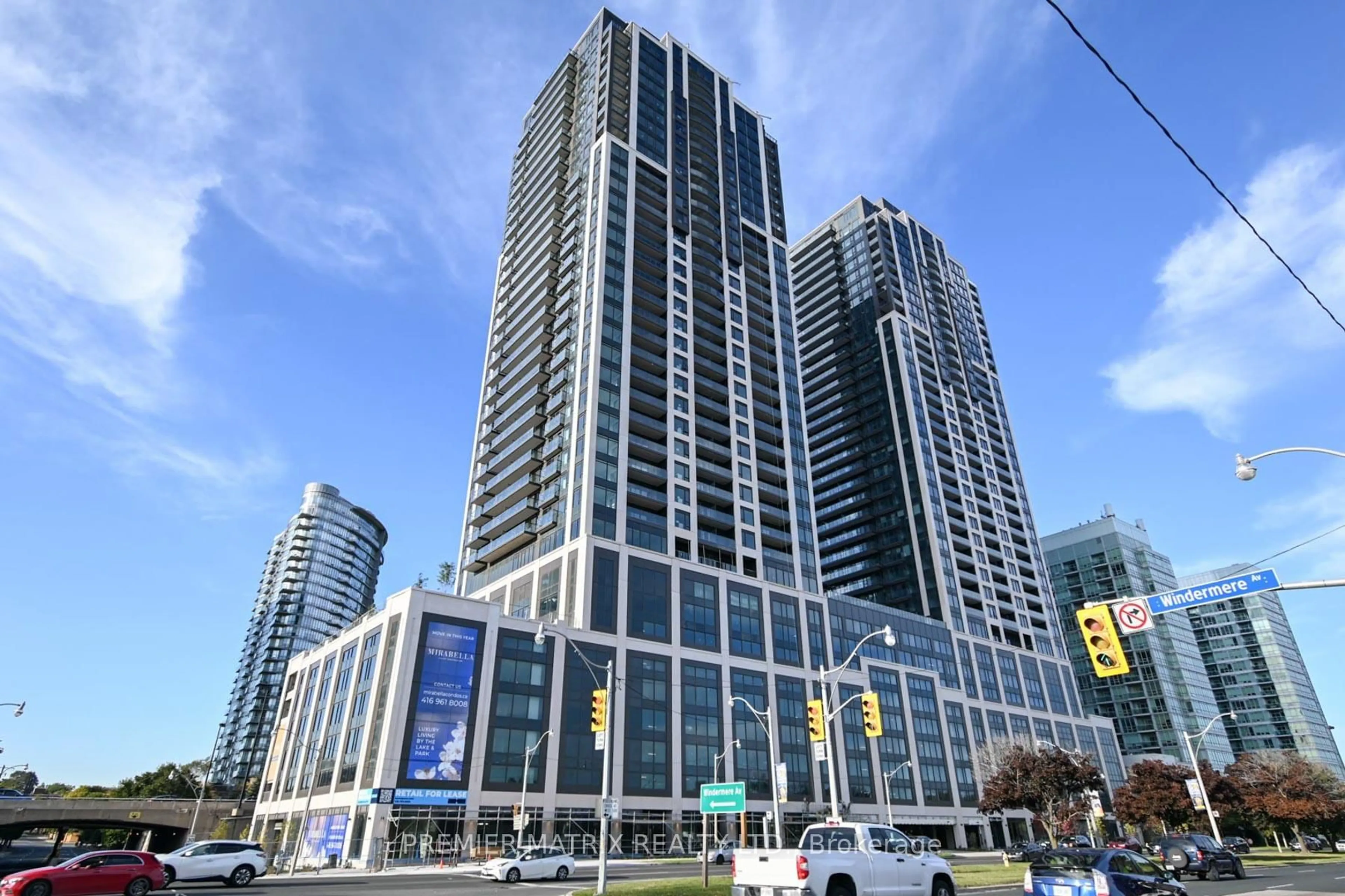 Indoor foyer for 1926 Lake Shore Blvd #4003, Toronto Ontario M6S 1A1