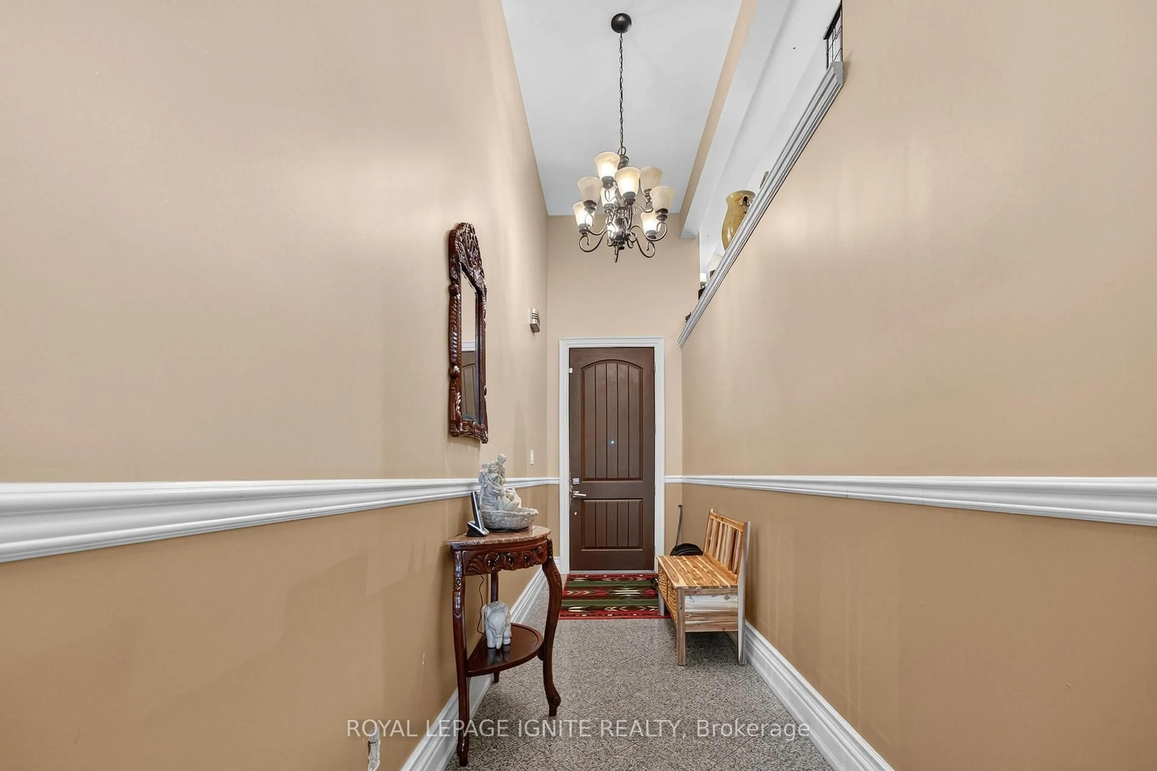 Indoor entryway for 46 Lambton Ave, Toronto Ontario M6N 2S1