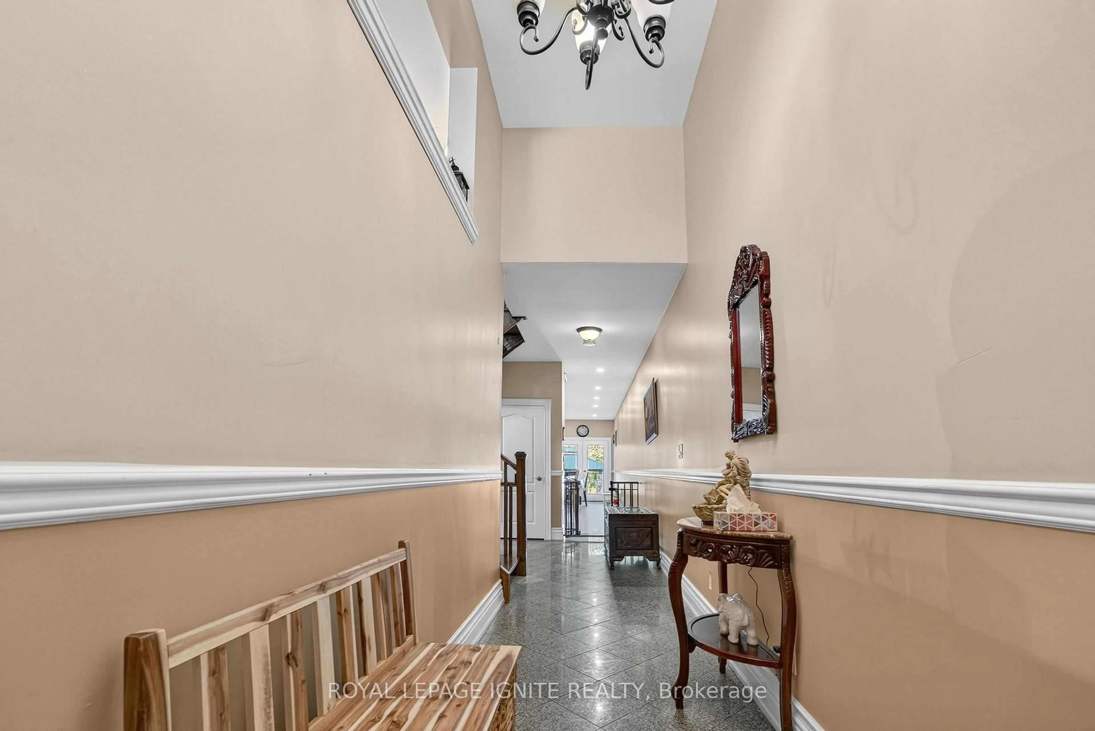 Indoor foyer for 46 Lambton Ave, Toronto Ontario M6N 2S1