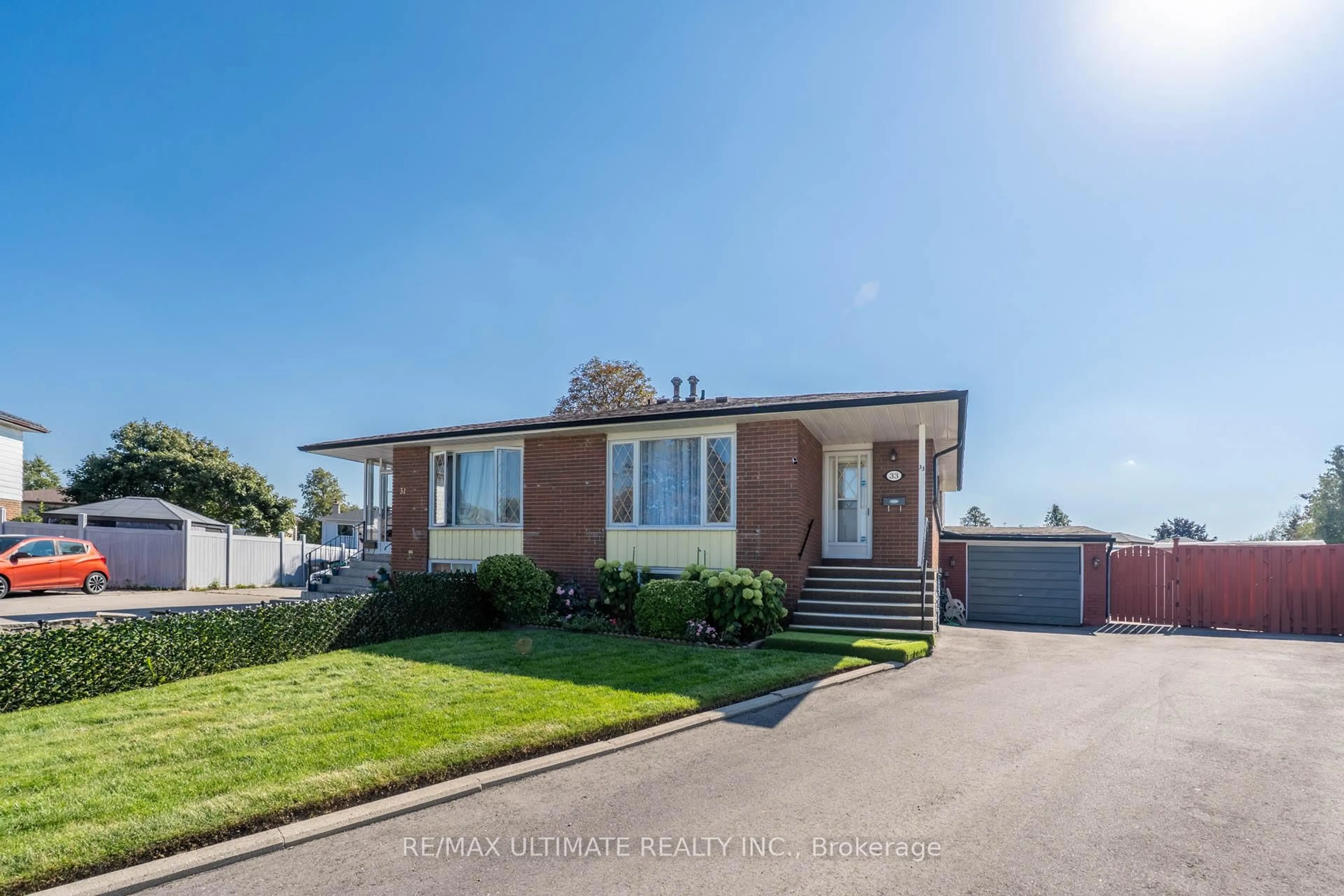 Home with brick exterior material, street for 33 Forsythia Rd, Brampton Ontario L6T 2G2