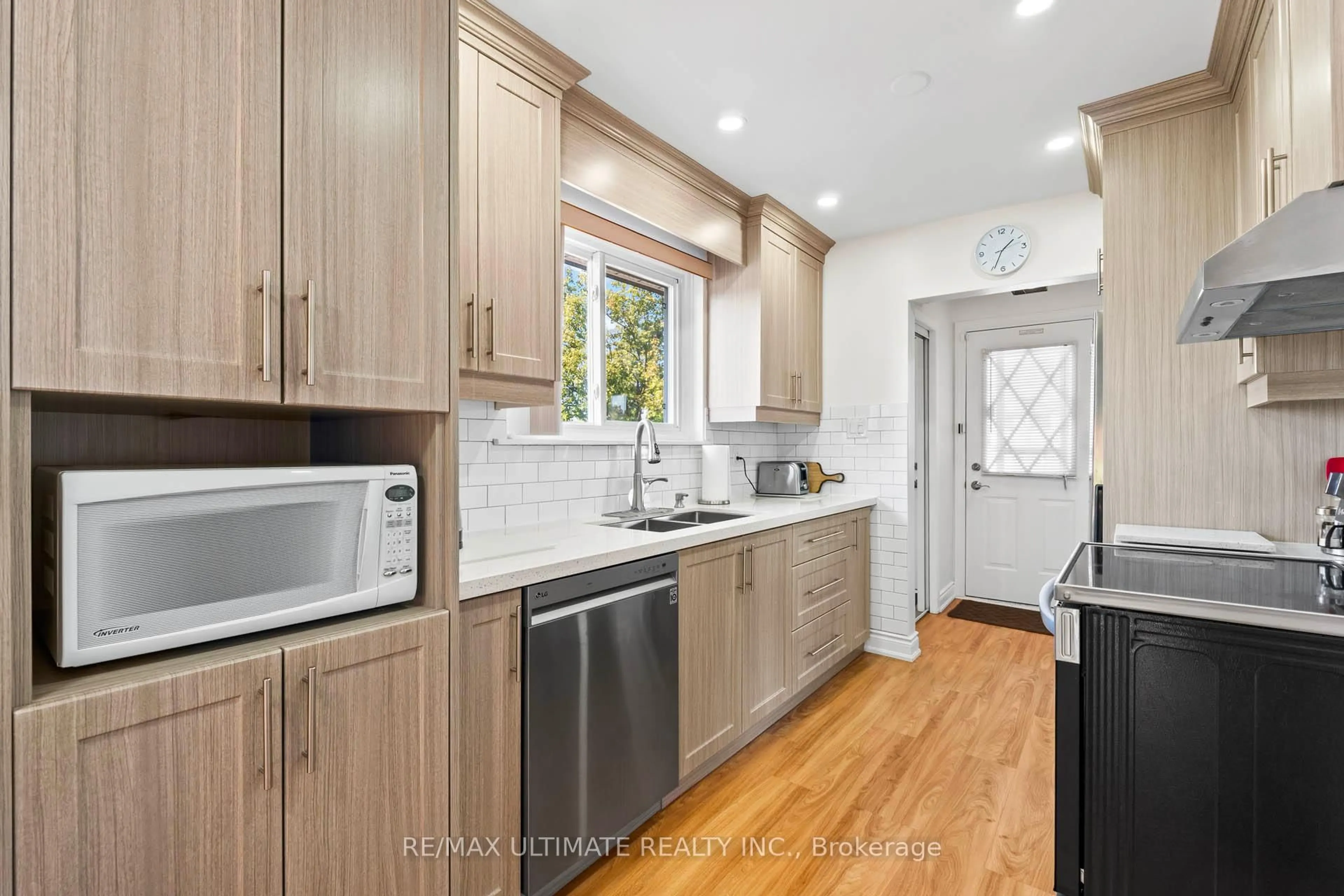 Unknown for 33 Forsythia Rd, Brampton Ontario L6T 2G2