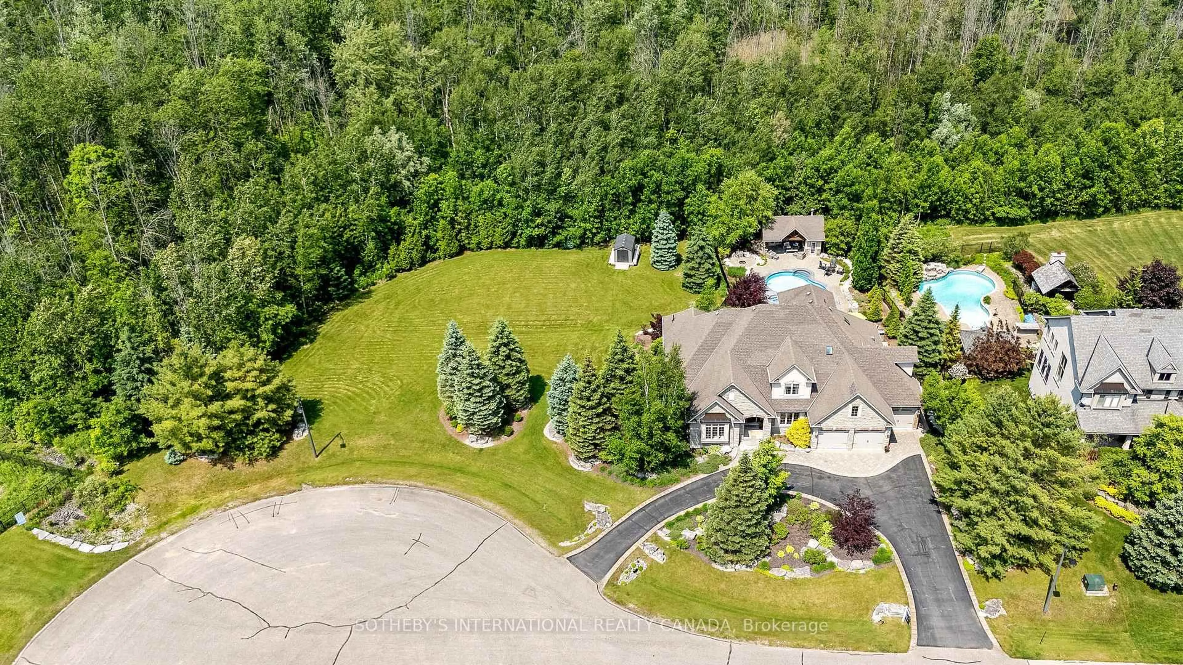 A pic from outside/outdoor area/front of a property/back of a property/a pic from drone, mountain view for 11375 Taylor Crt, Milton Ontario L0P 1B0