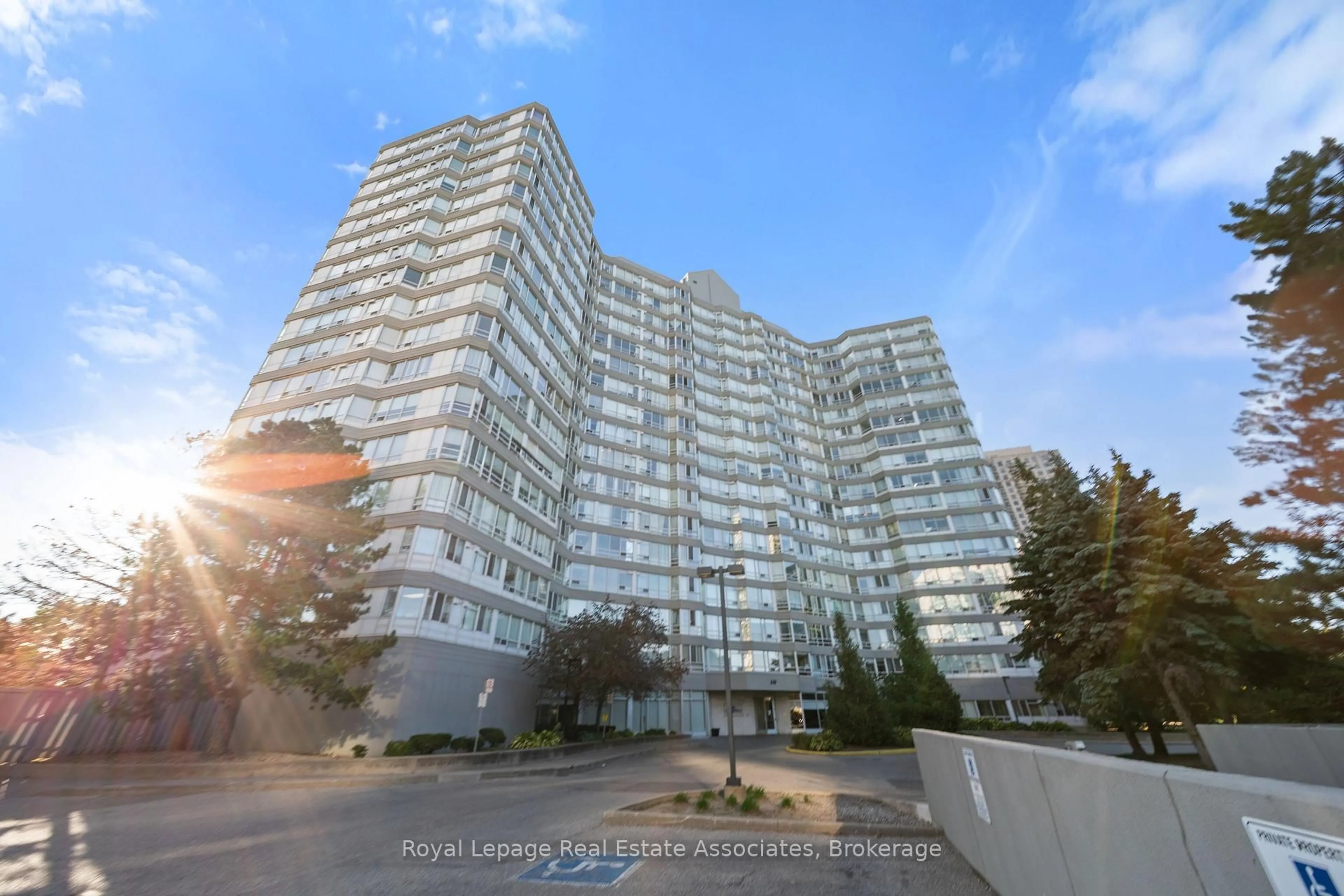 Unknown for 50 Kingsbridge Garden Circ #1206, Mississauga Ontario L5R 1Y2
