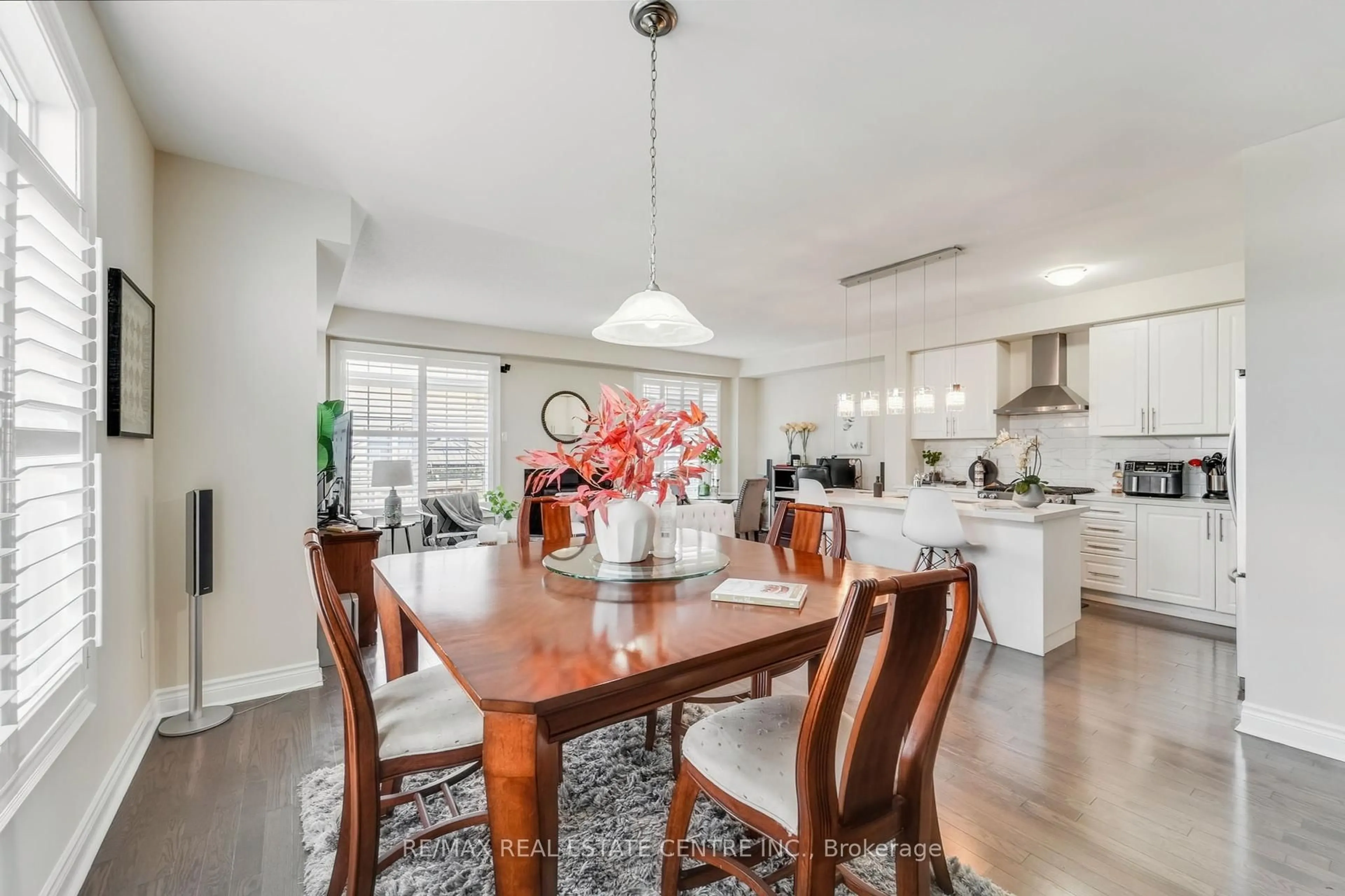 Open concept kitchen, unknown for 42 Andretti Cres, Brampton Ontario L6X 5G6