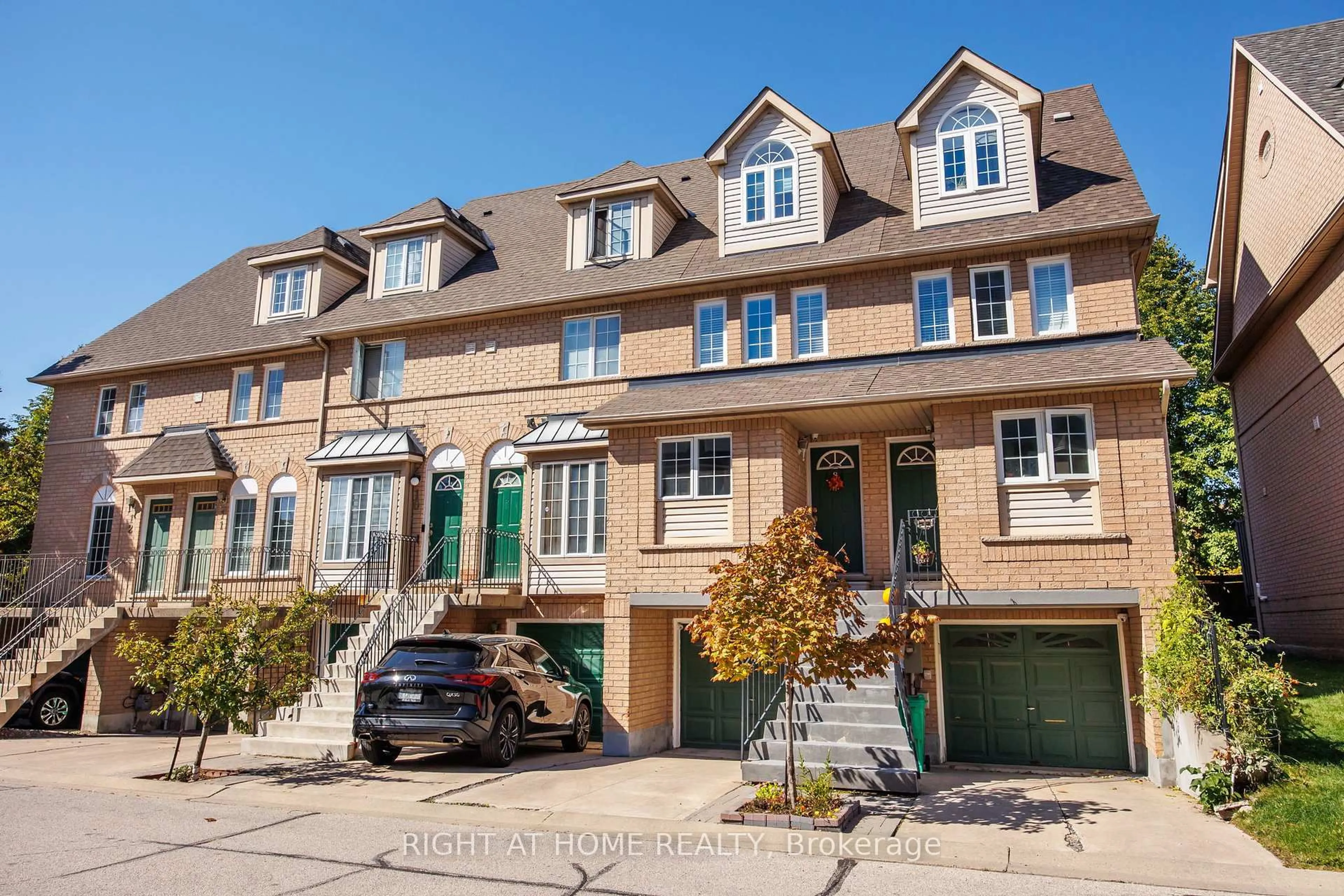 Unknown for 75 Strathaven Dr #8, Mississauga Ontario L5R 3W1