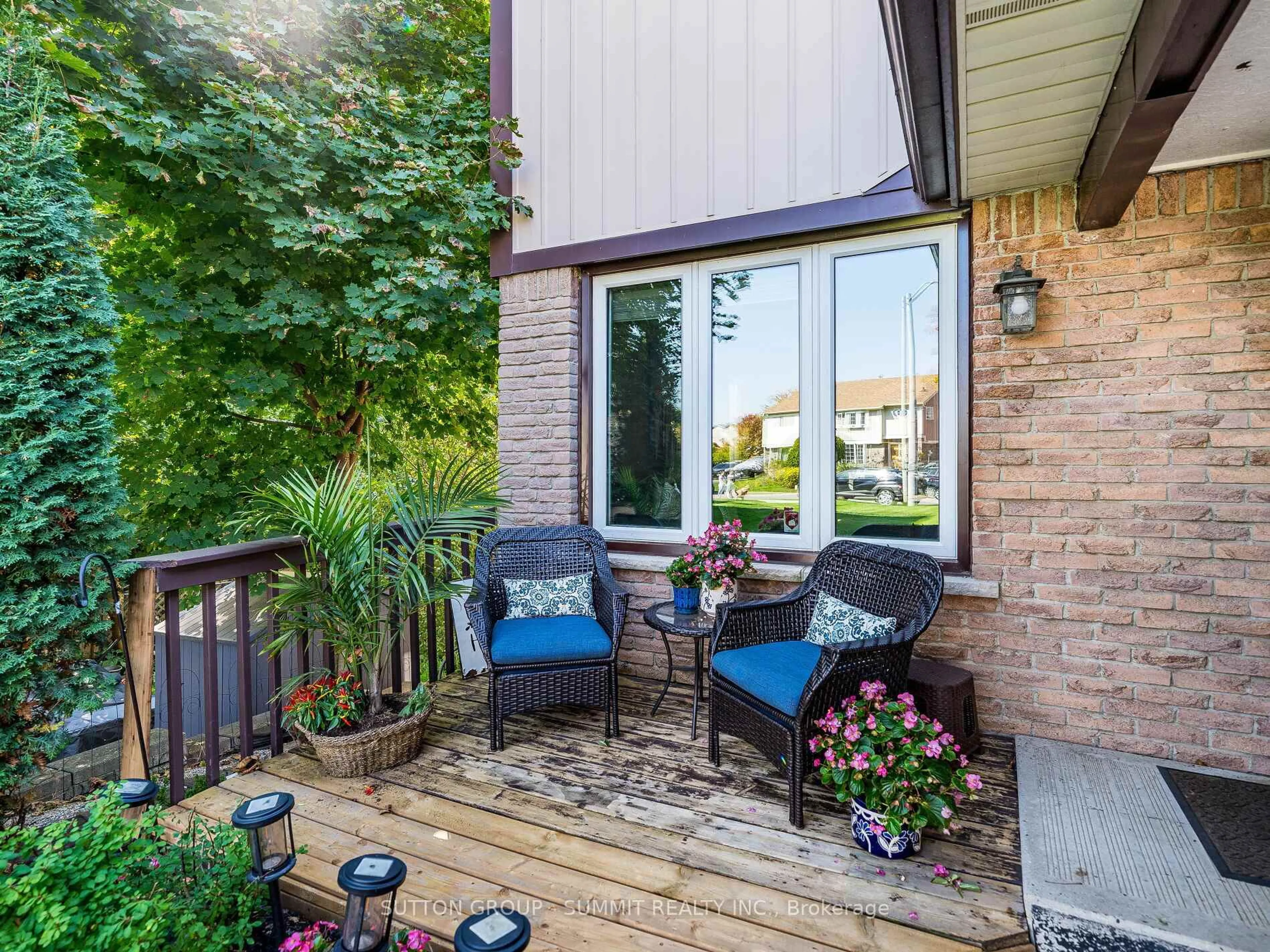 Patio, unknown for 12 Pontiac Crt, Brampton Ontario L6Z 1C1