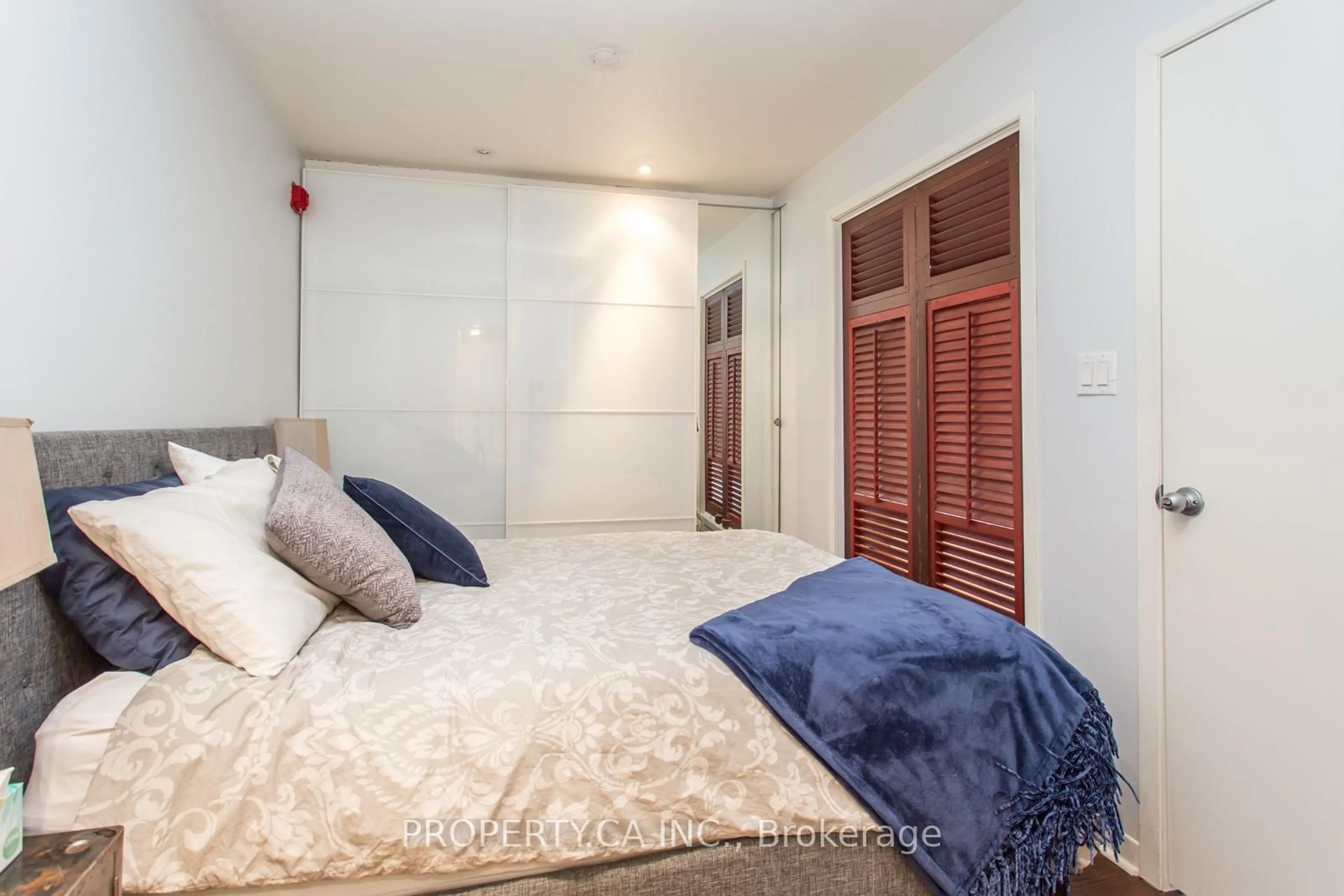 Bedroom with bed, unknown for 22 Brad St, Toronto Ontario M6P 1N1